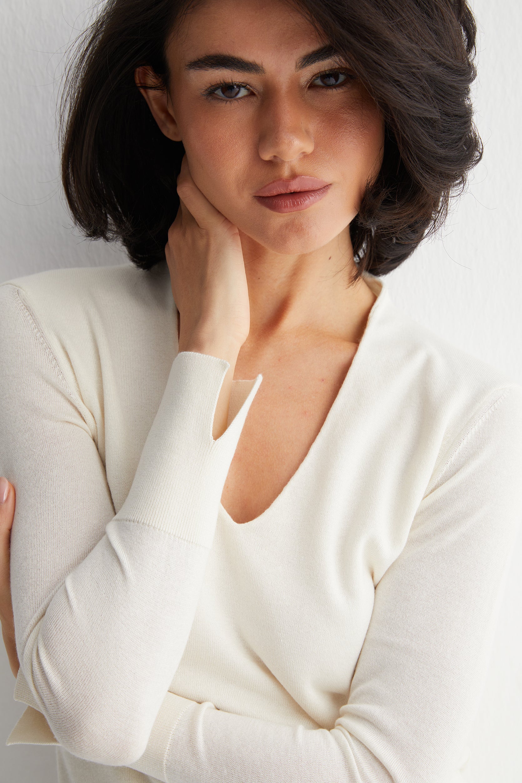 Ekru Zoe İpek Kaşmir Derin V Yaka Triko