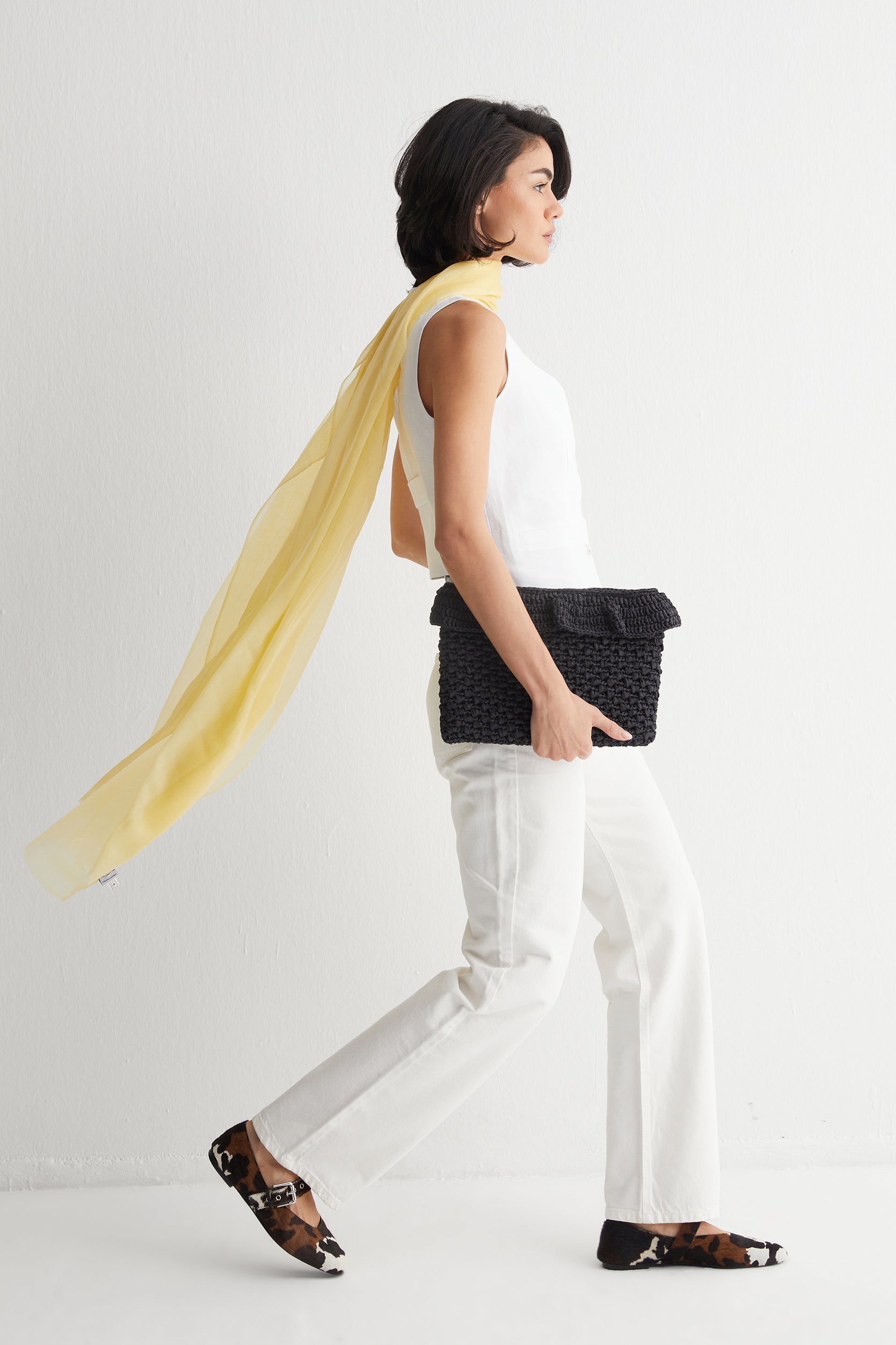 Siyah Nina Rafya Fırfır Detaylı  El Çanta 30x21cm