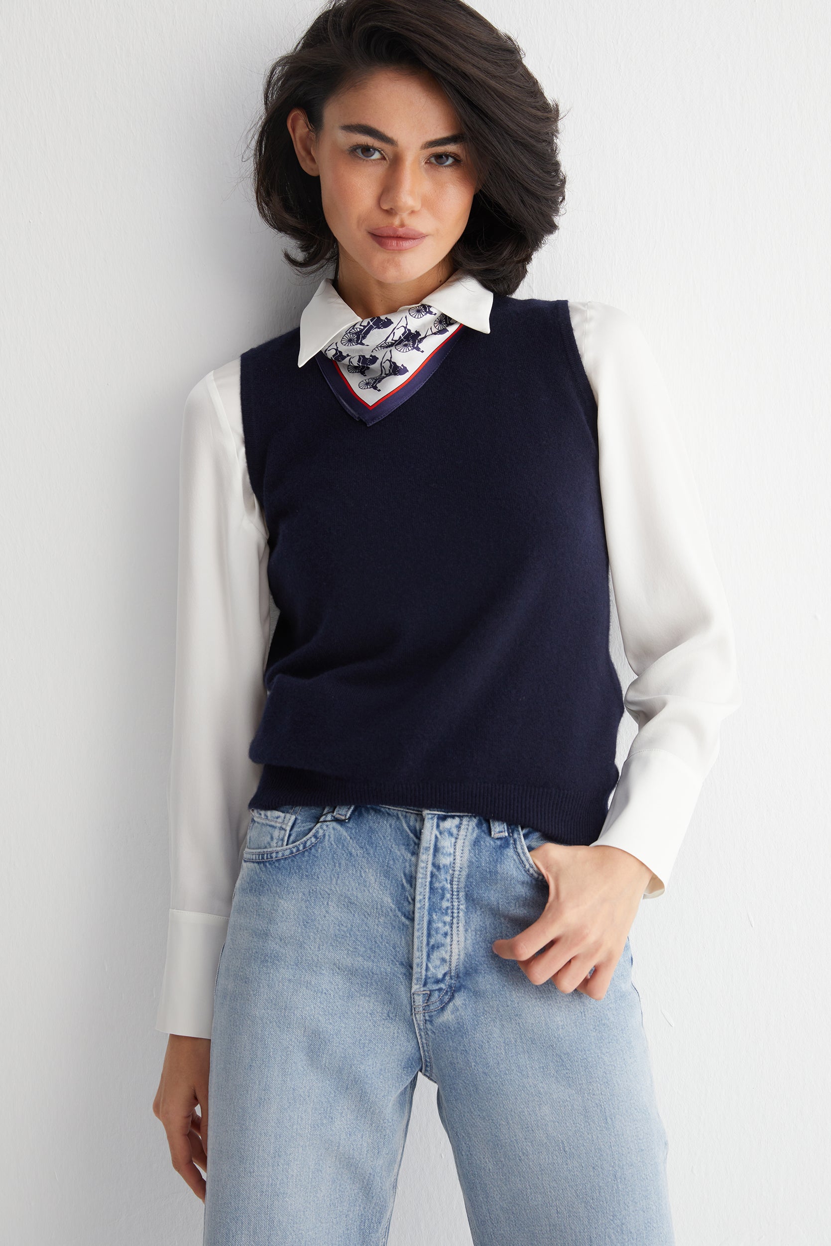 Beyaz Siyah Laila Saf İpek Kare Eşarp 50x50 cm