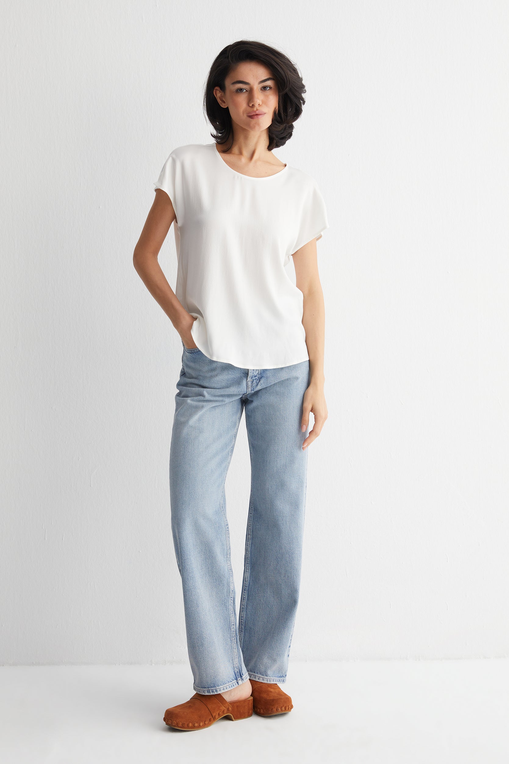 Ekru Monica İpekli Kısa Kollu Bluz