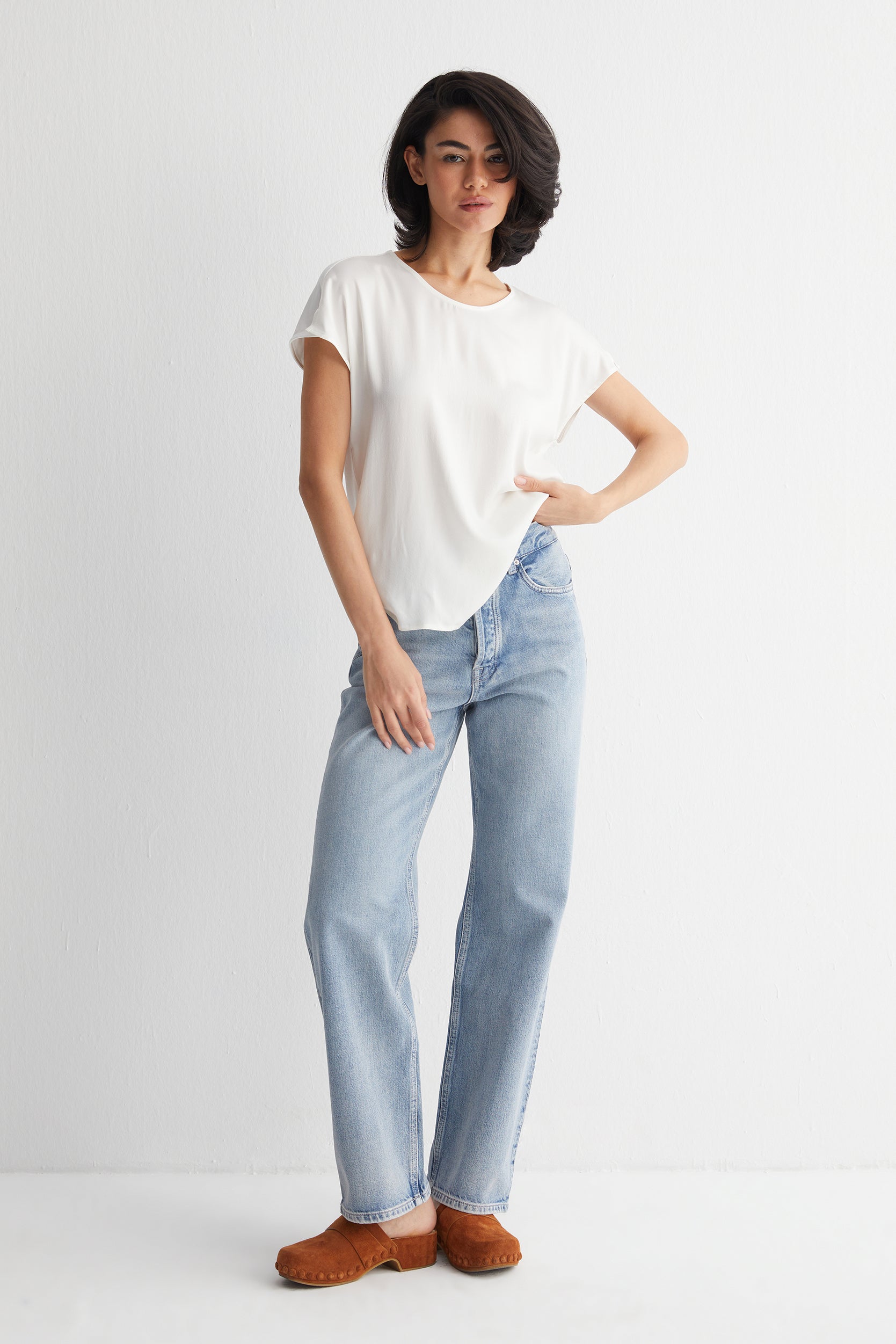 Ekru Monica İpekli Kısa Kollu Bluz