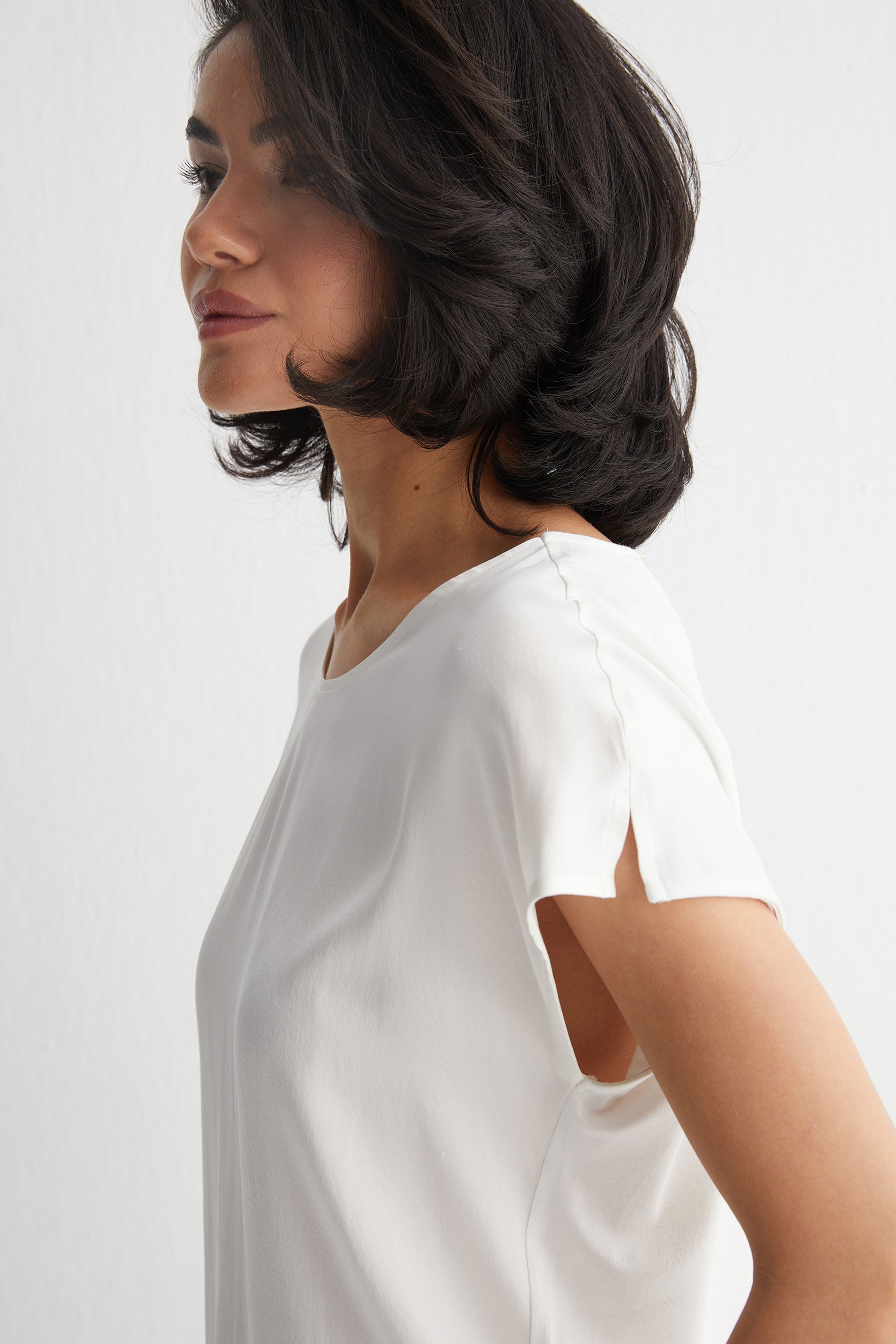 Ekru Monica İpekli Kısa Kollu Bluz