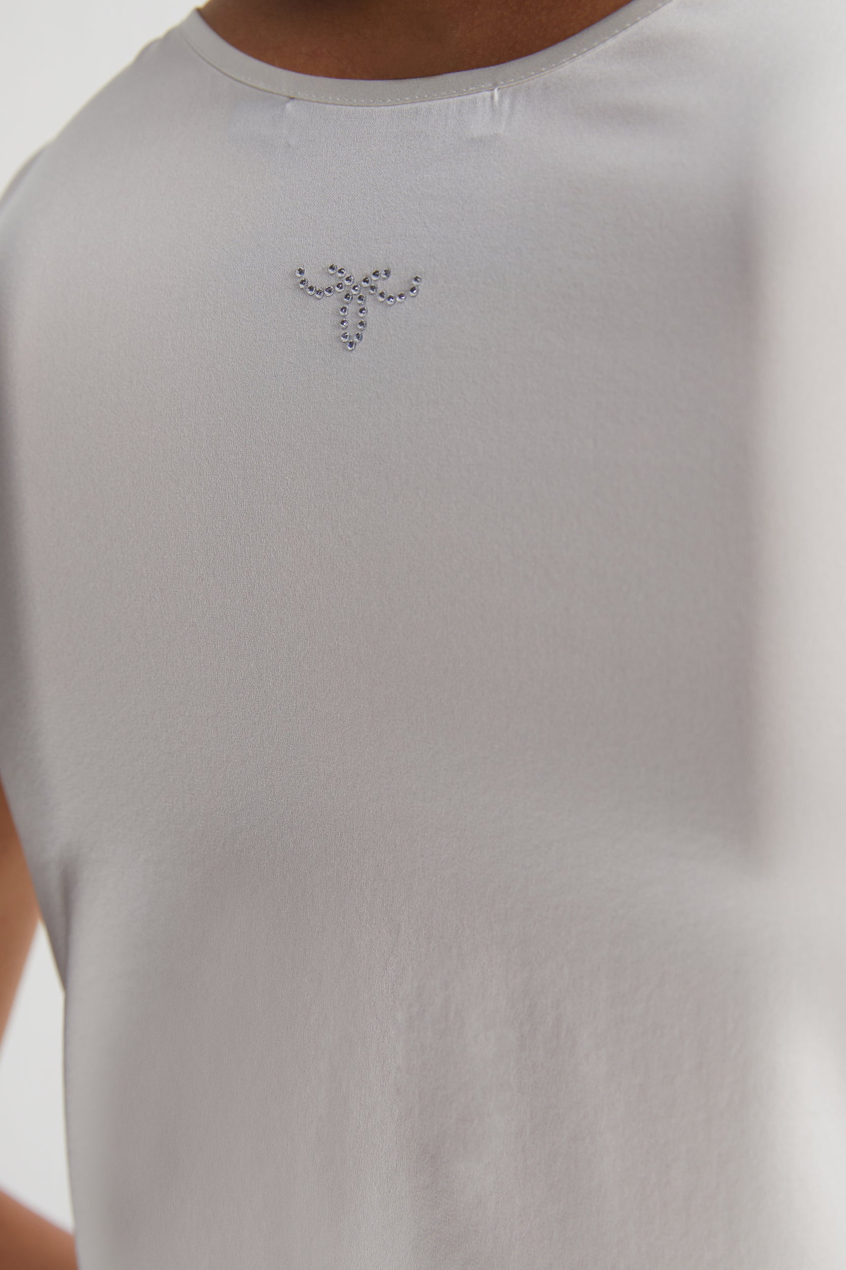 Beyaz Toscana İpek Yuvarlak Yaka Bluz