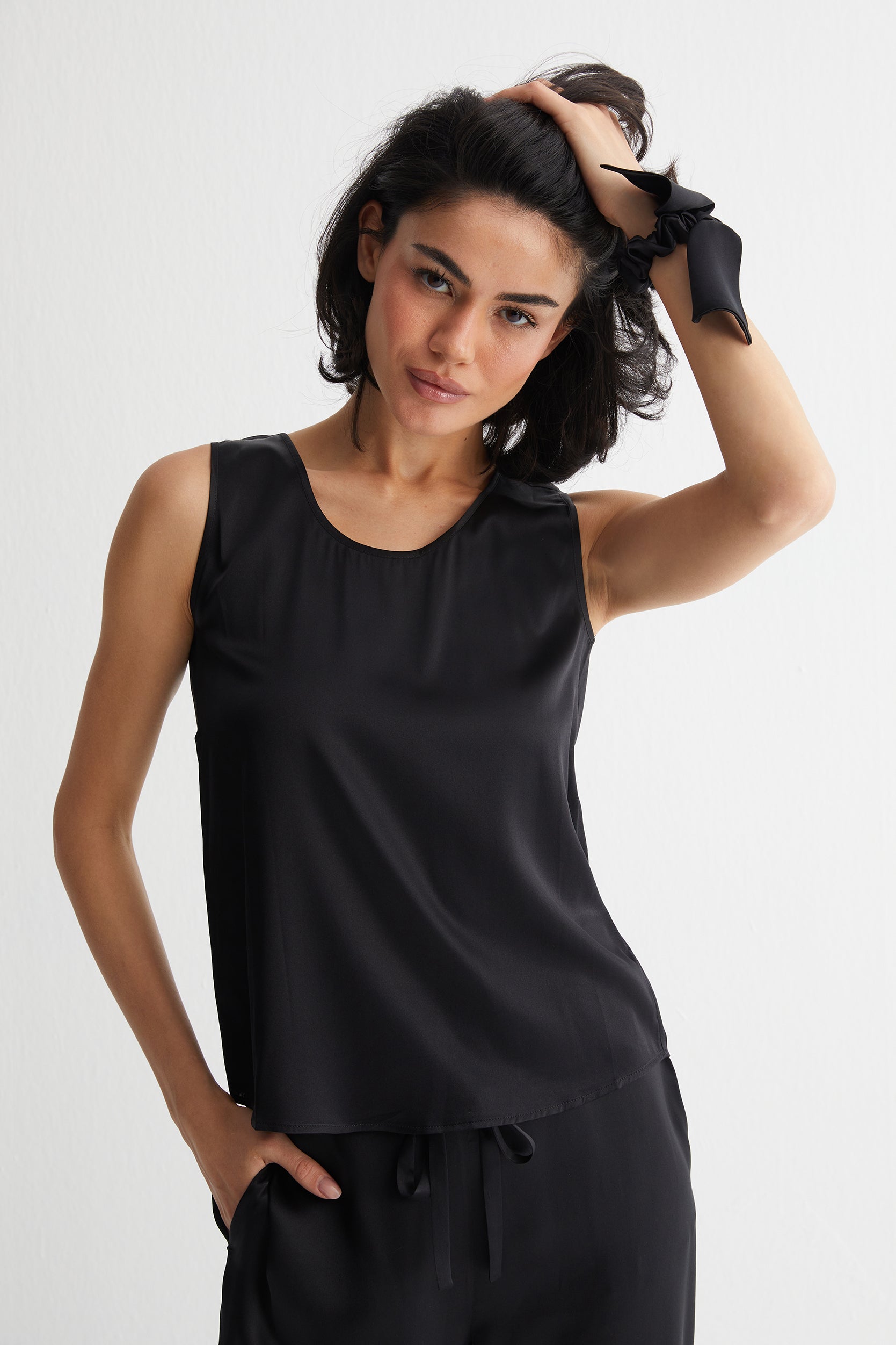 Siyah Anabel Saf İpek Büyük Kurdeleli Toka