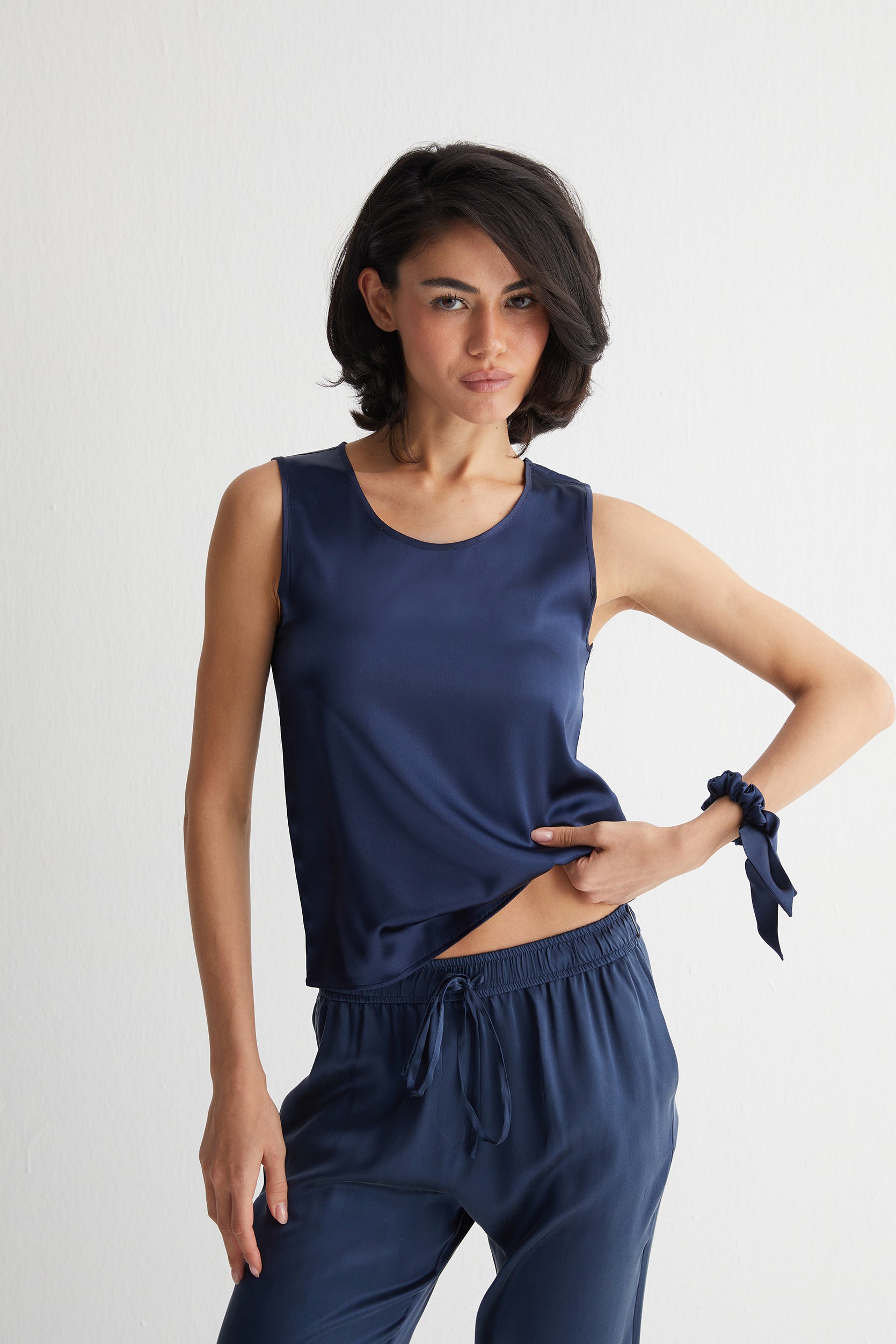 Lacivert Anabel Saf İpek Büyük Kurdeleli Toka