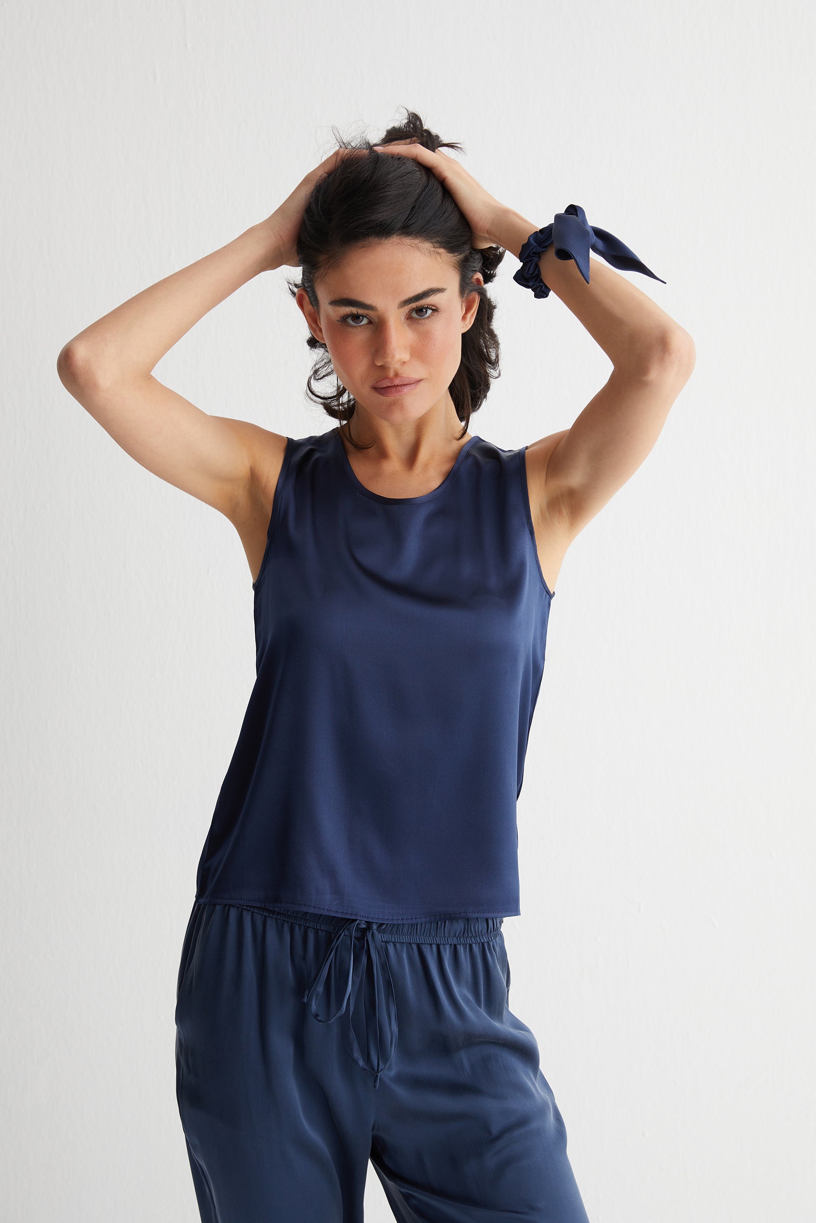 Lacivert Anabel Saf İpek Büyük Kurdeleli Toka