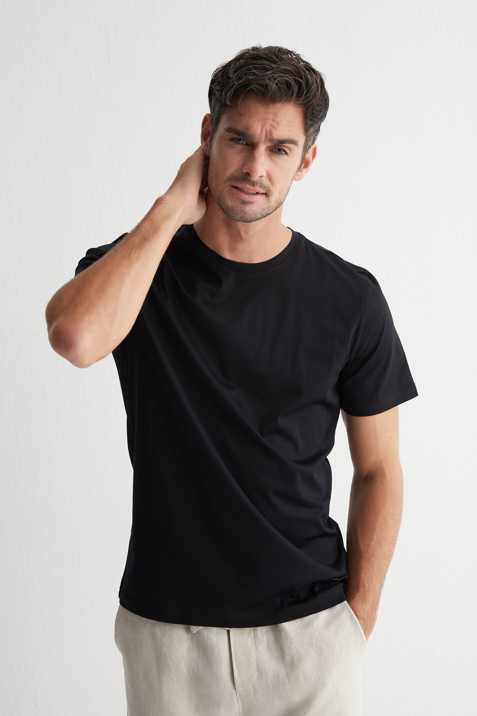 Siyah Kevin Bisiklet Yaka T-Shirt