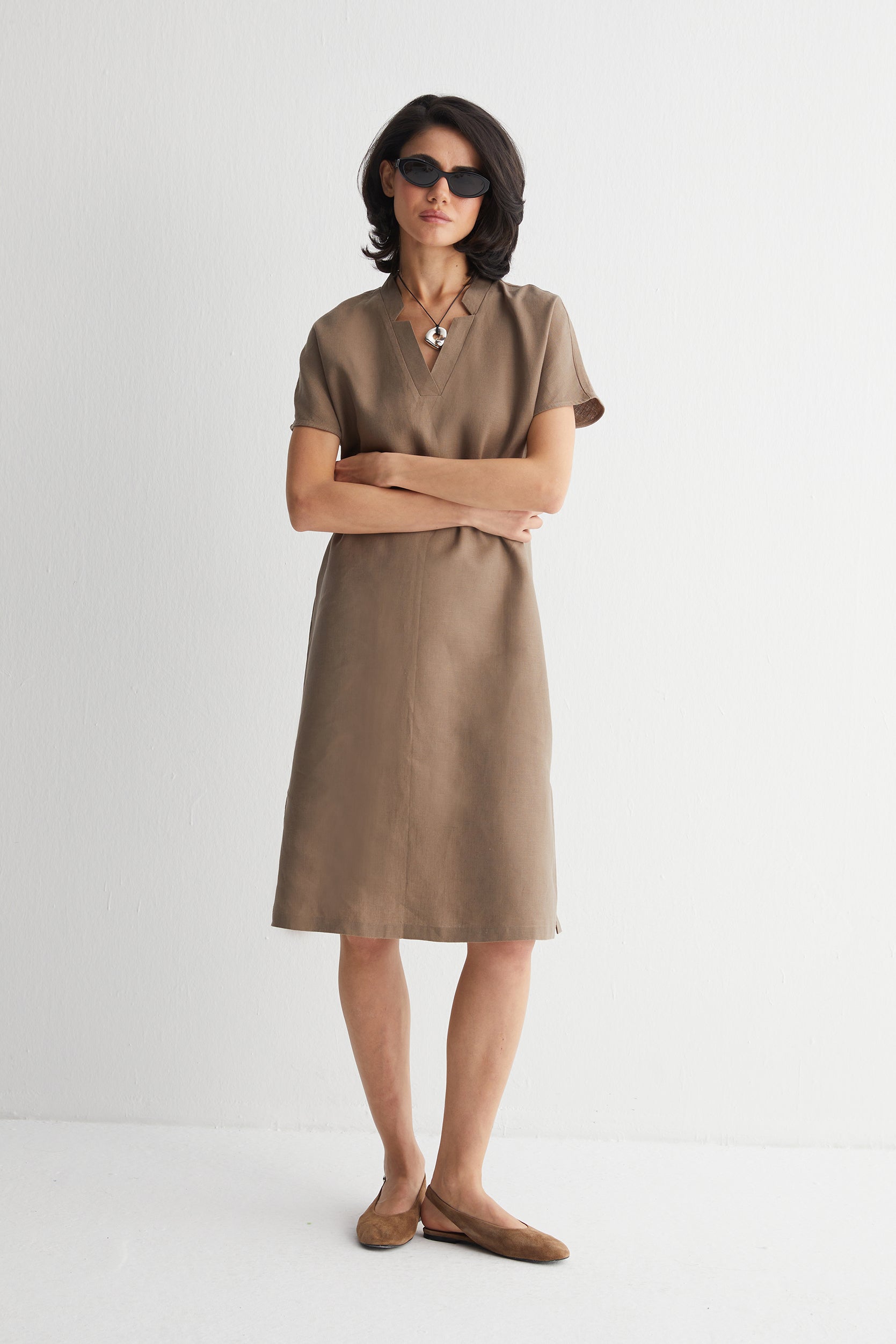 Kahverengi Kate Keten V Yaka Elbise