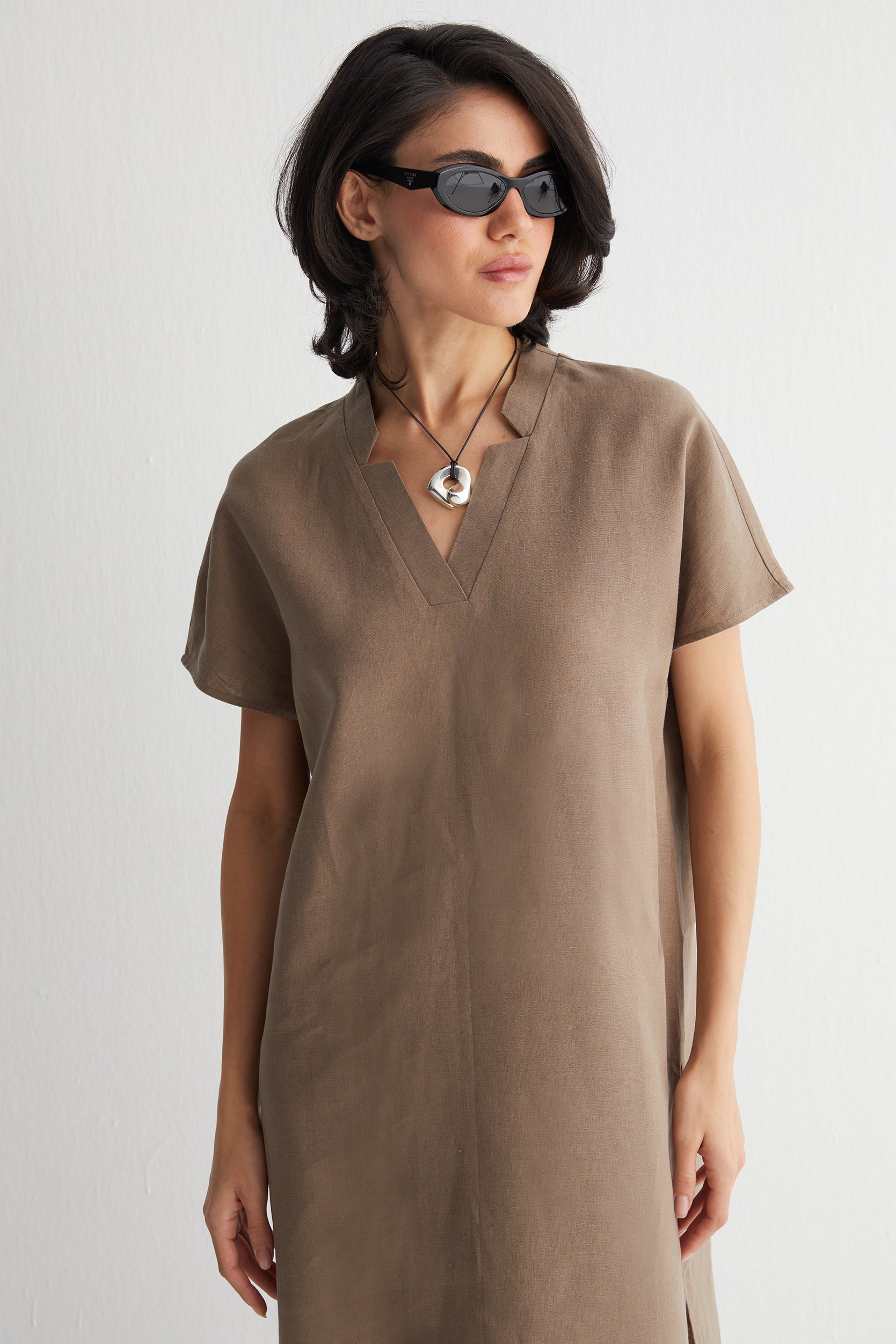 Kahverengi Kate Keten V Yaka Elbise