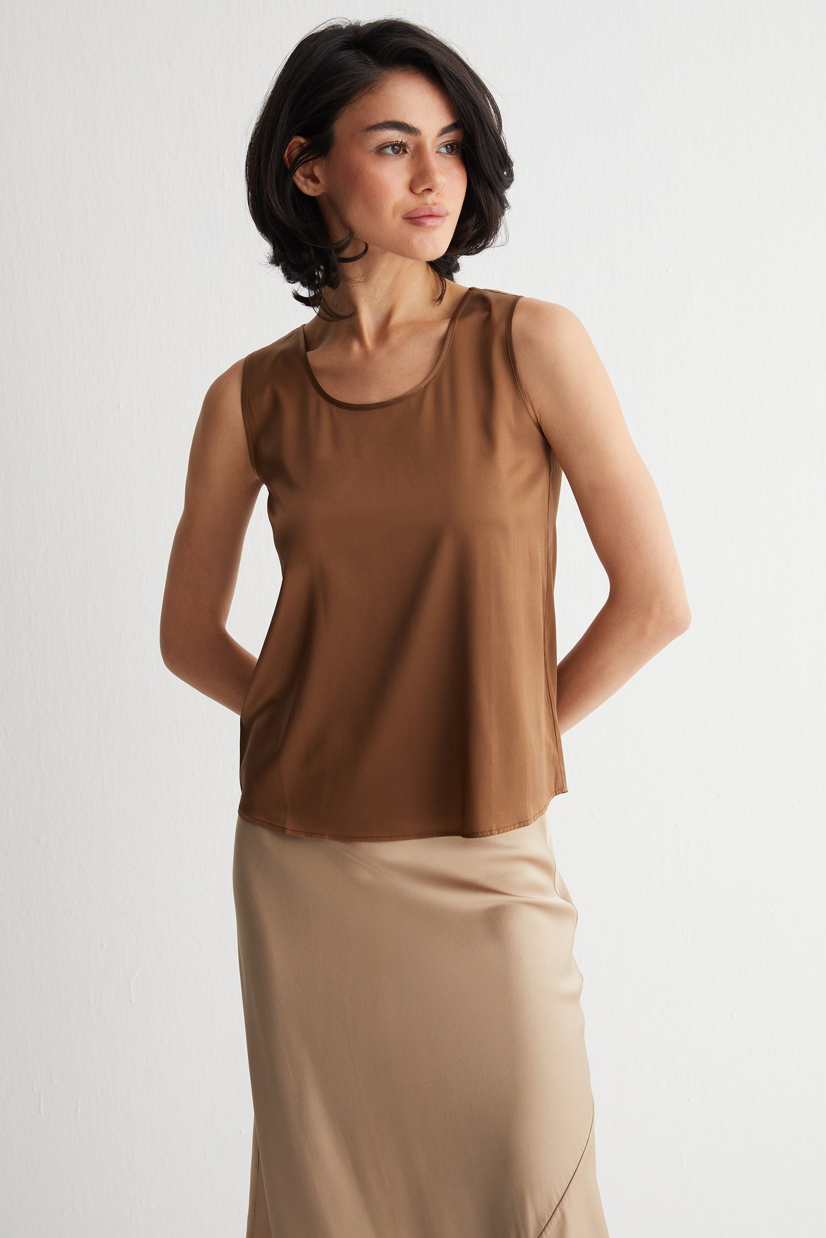 Camel Toscana İpek Yuvarlak Yaka Bluz