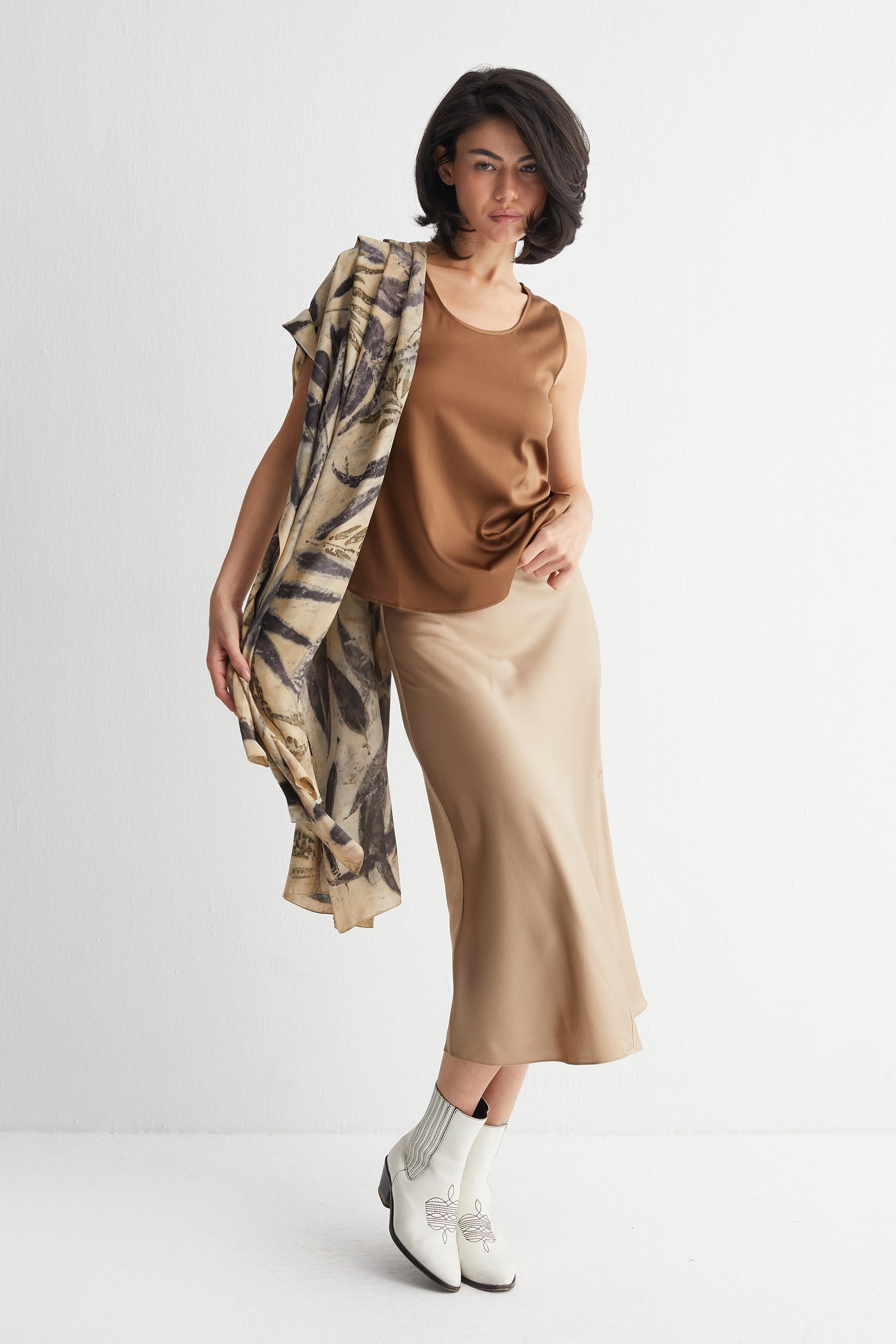 Camel Toscana İpek Yuvarlak Yaka Bluz