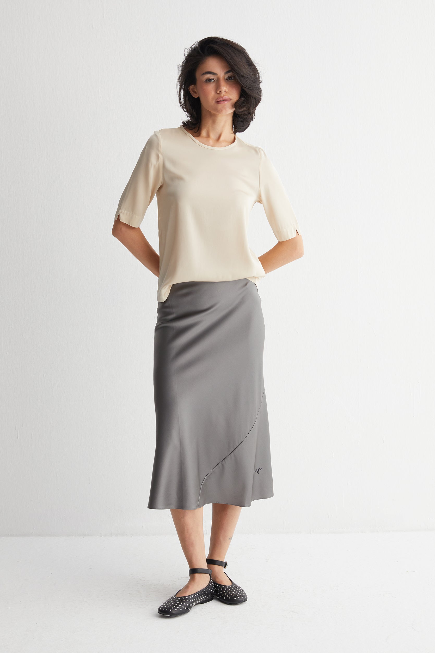 Bej Toscana İpek Yuvarlak Yaka Yarım Kollu Bluz