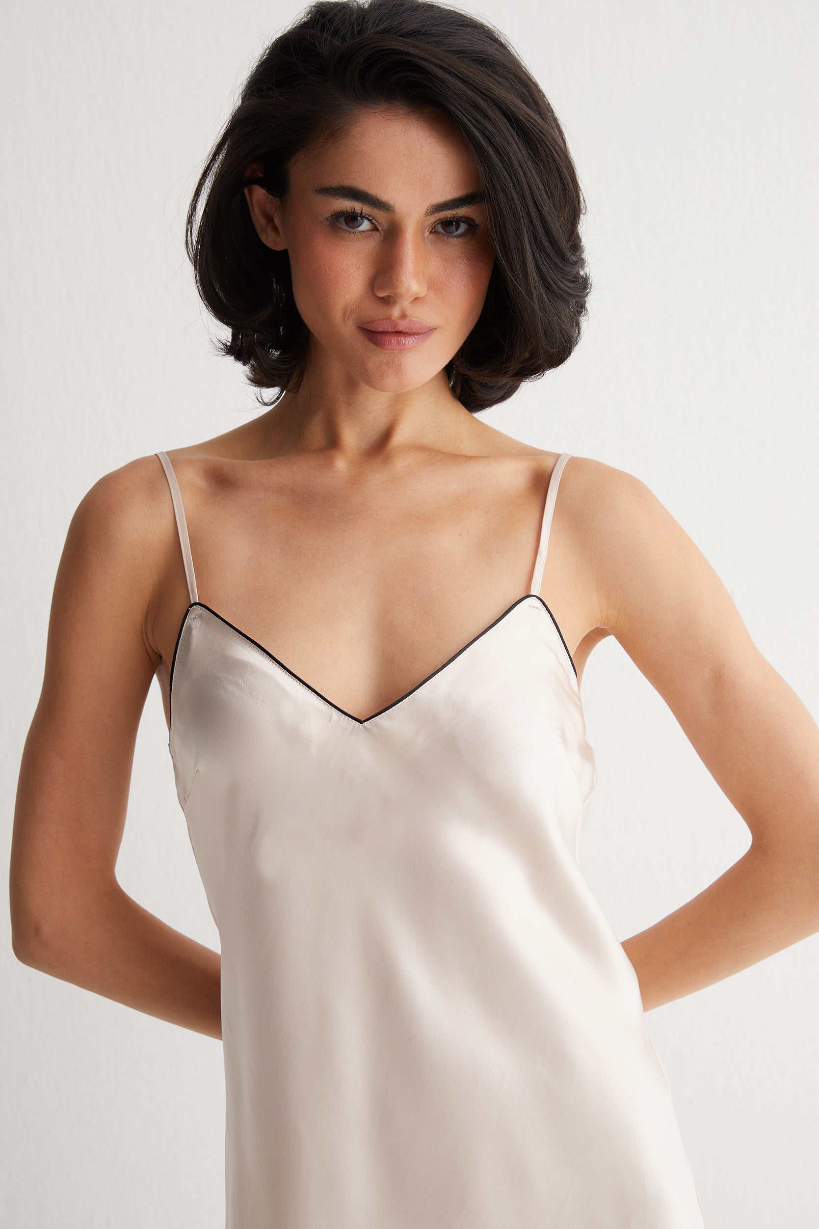 Açık Bej Cindy Saf İpek Gecelik