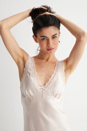 Gül Kurusu Cindy Saf İpek Dantel Detaylı Gecelik