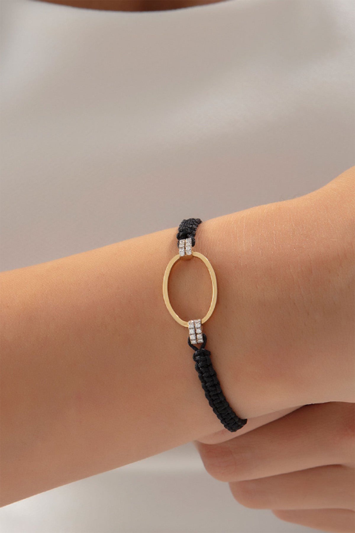 Sarı Solenne Pırlanta Taşlı Altın İpli Bilezik