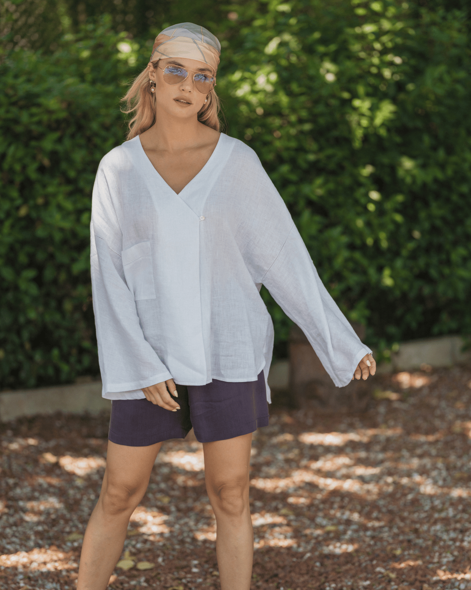 Beyaz Keten Kate V Yaka Uzun Kollu Bluz