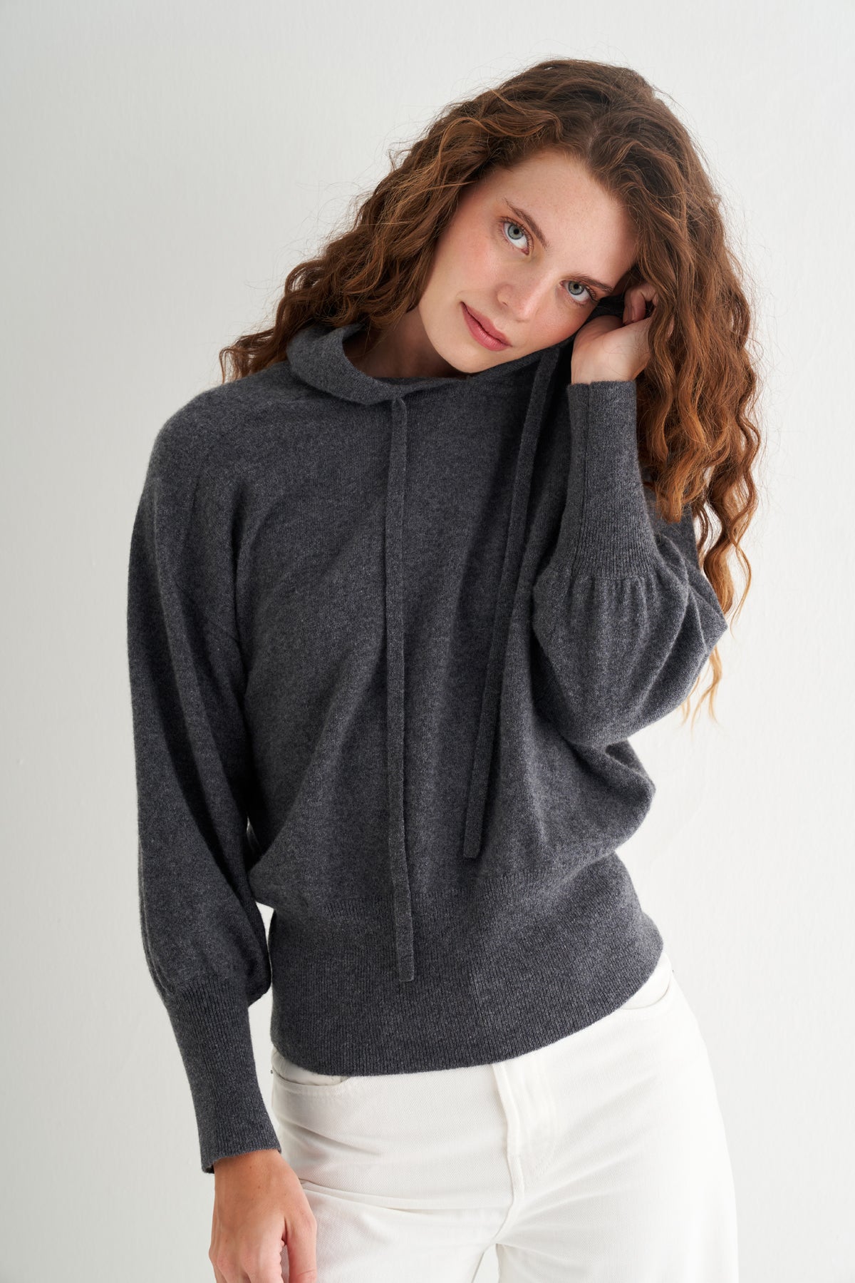 Orta Gri Melanj Agata Saf Kaşmir Kapüşonlu Kazak