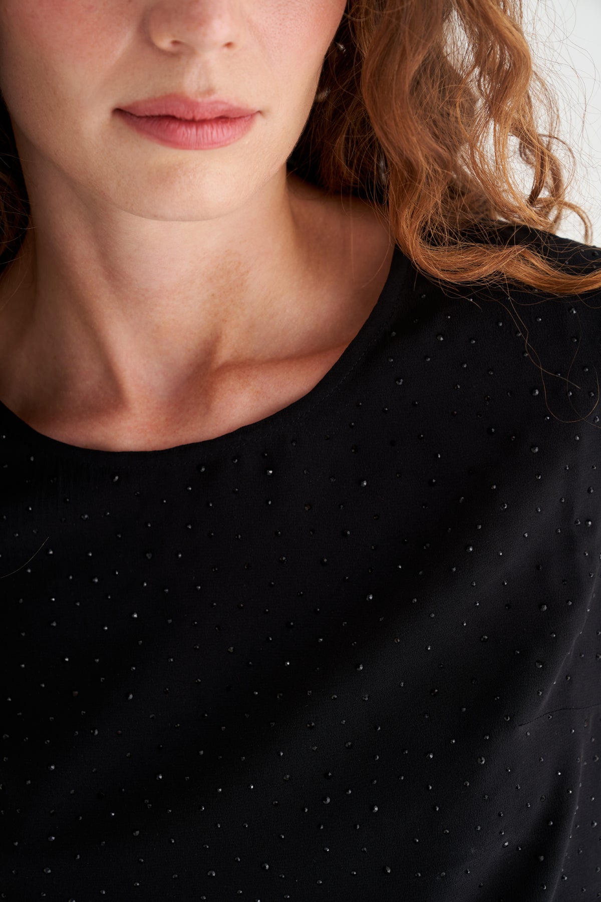 Siyah Nature Saf İpek Taş Süslemeli Yuvarlak Yaka Kısa Kollu Bluz