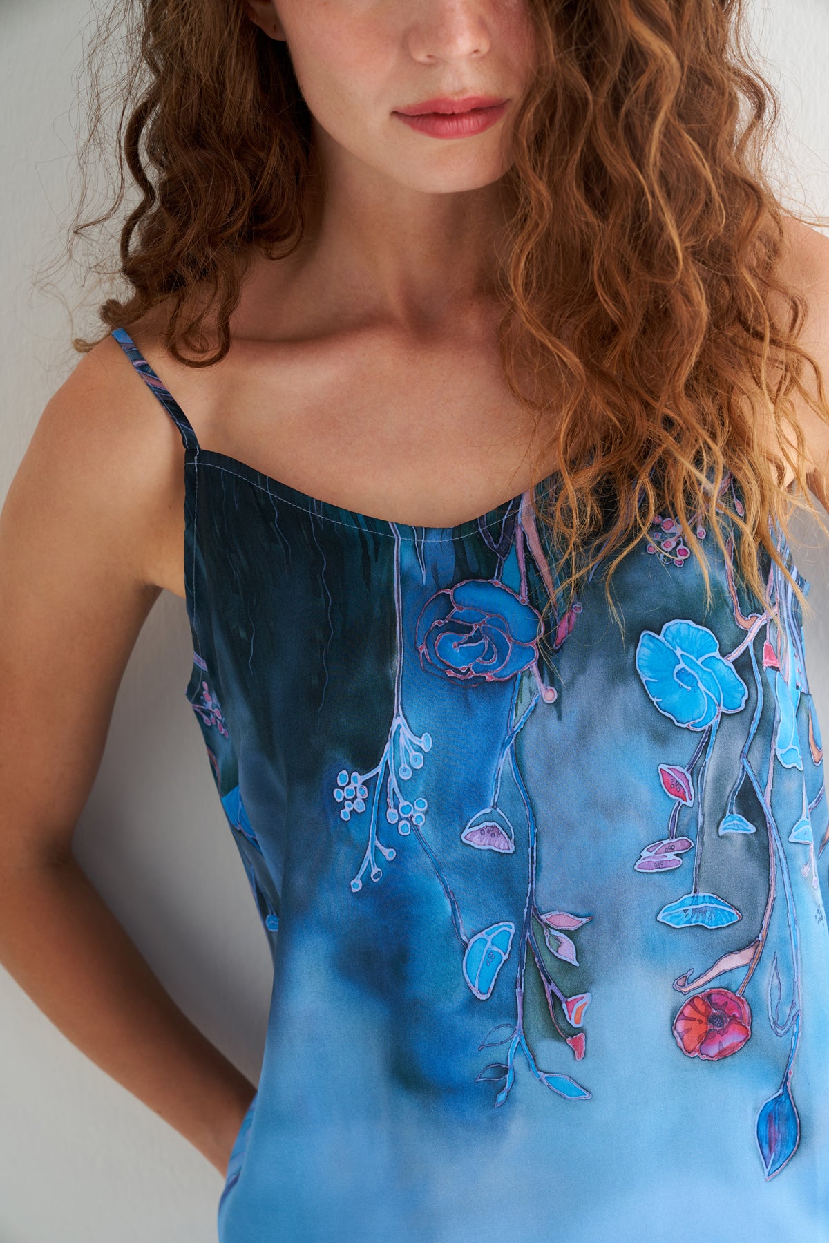 Lacivert Nature Desenli Saf  İpek Askılı Bluz -Limited Edition