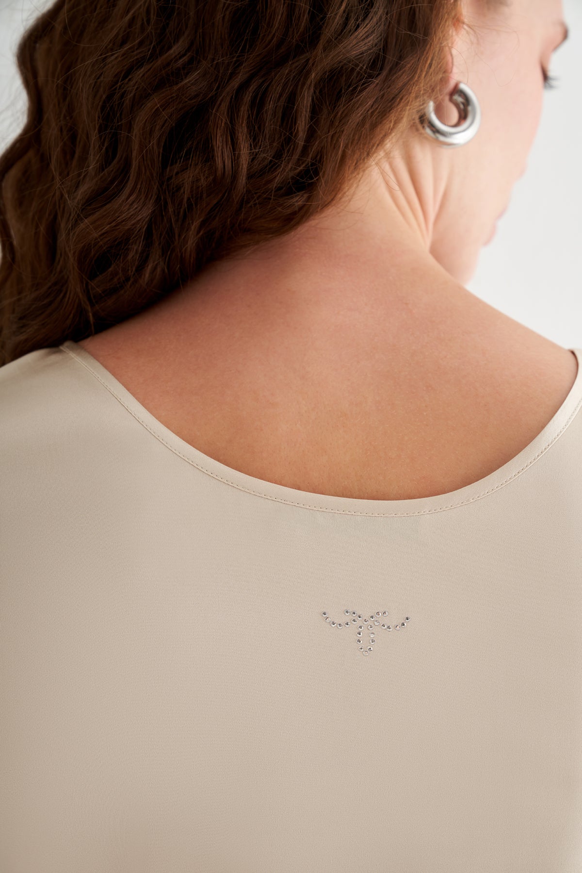 Açık Bej Toscana İpek Yuvarlak Yaka Bluz