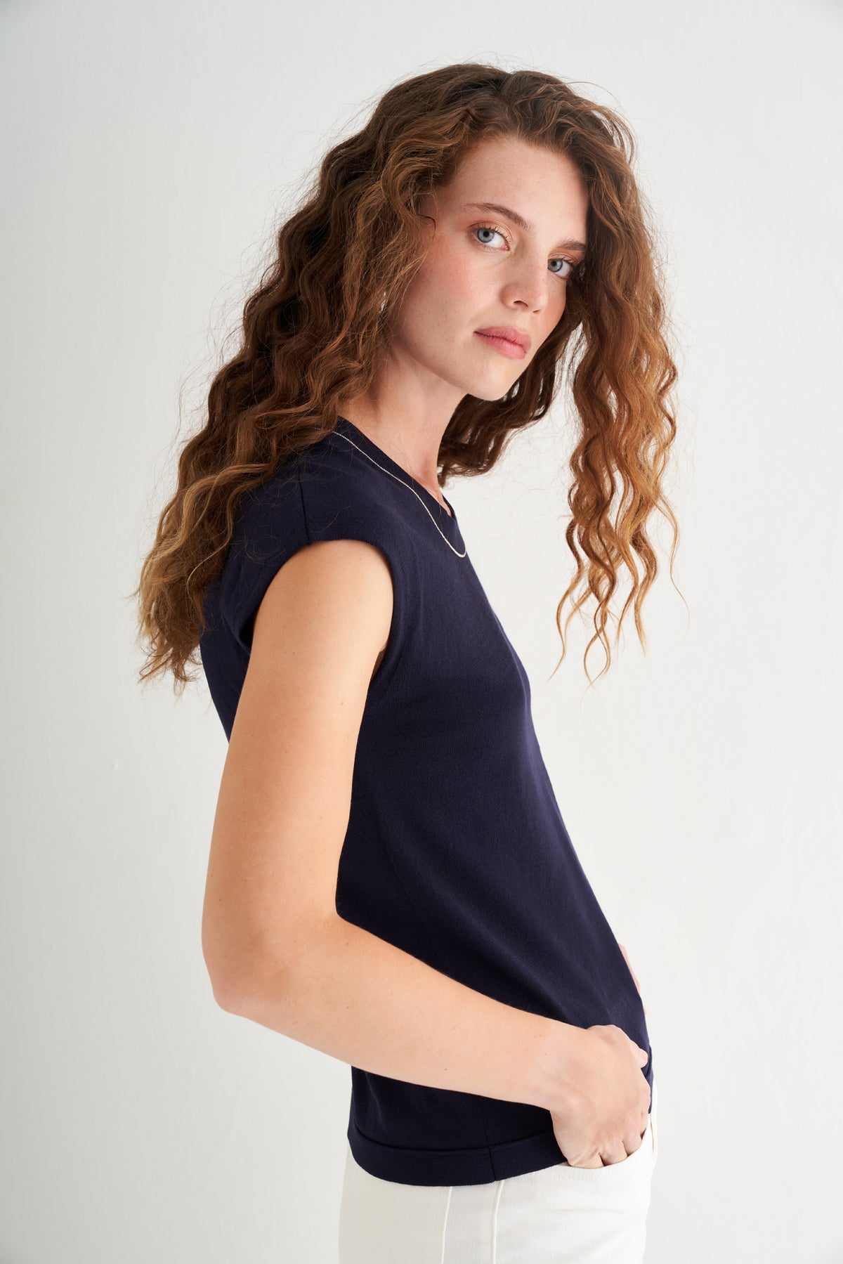 Lacivert Grace İpekli Zincirli Yuvarlak Yaka Kolsuz Triko