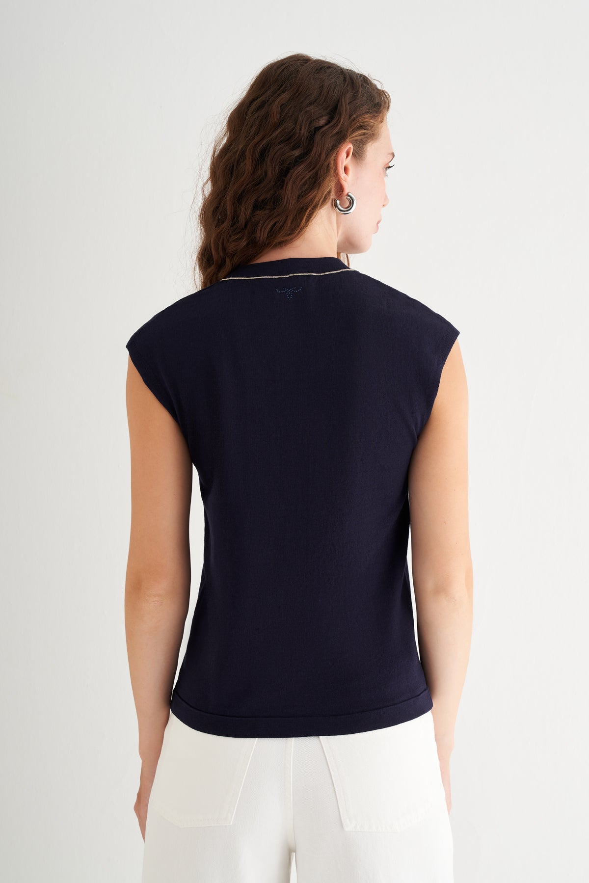 Lacivert Grace İpekli Zincirli Yuvarlak Yaka Kolsuz Triko