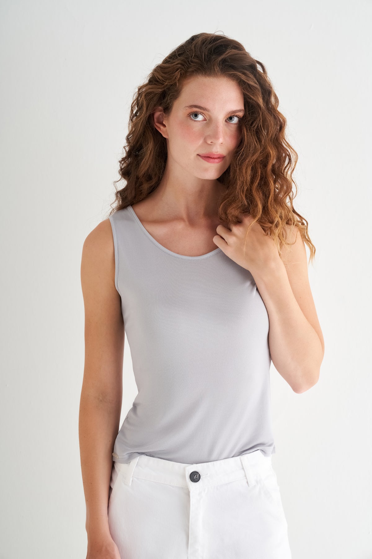 Gri Marina İpekli Yuvarlak Yaka Kolsuz T-Shirt