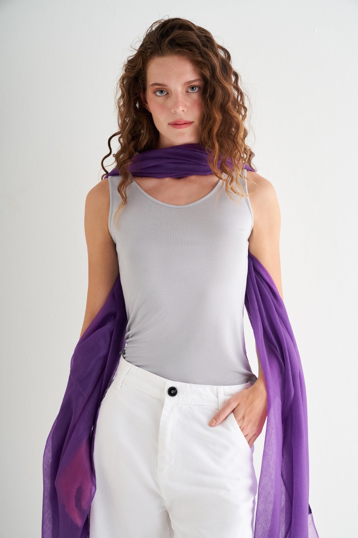 Gri Marina İpekli Yuvarlak Yaka Kolsuz T-Shirt