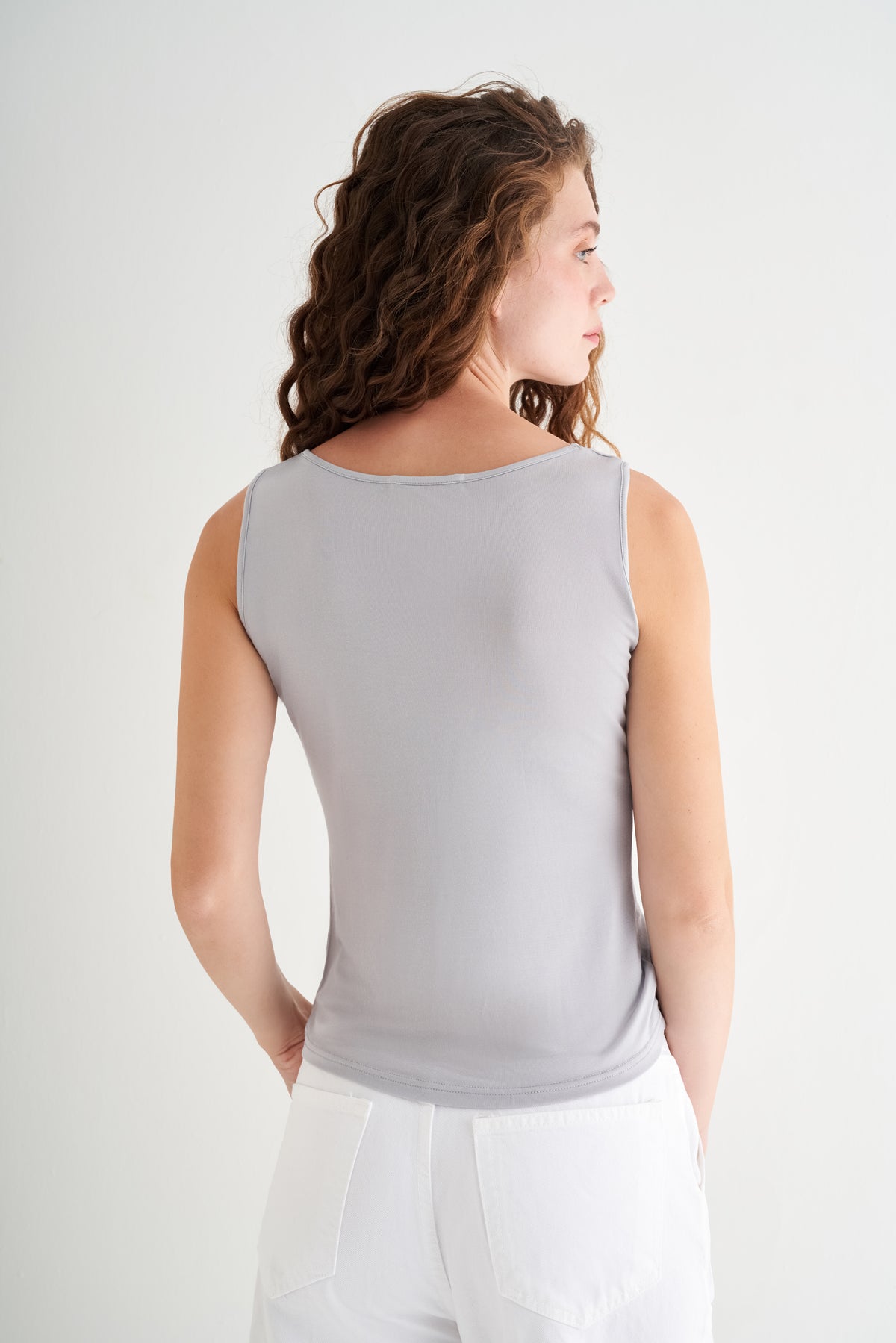 Gri Marina İpekli Yuvarlak Yaka Kolsuz T-Shirt