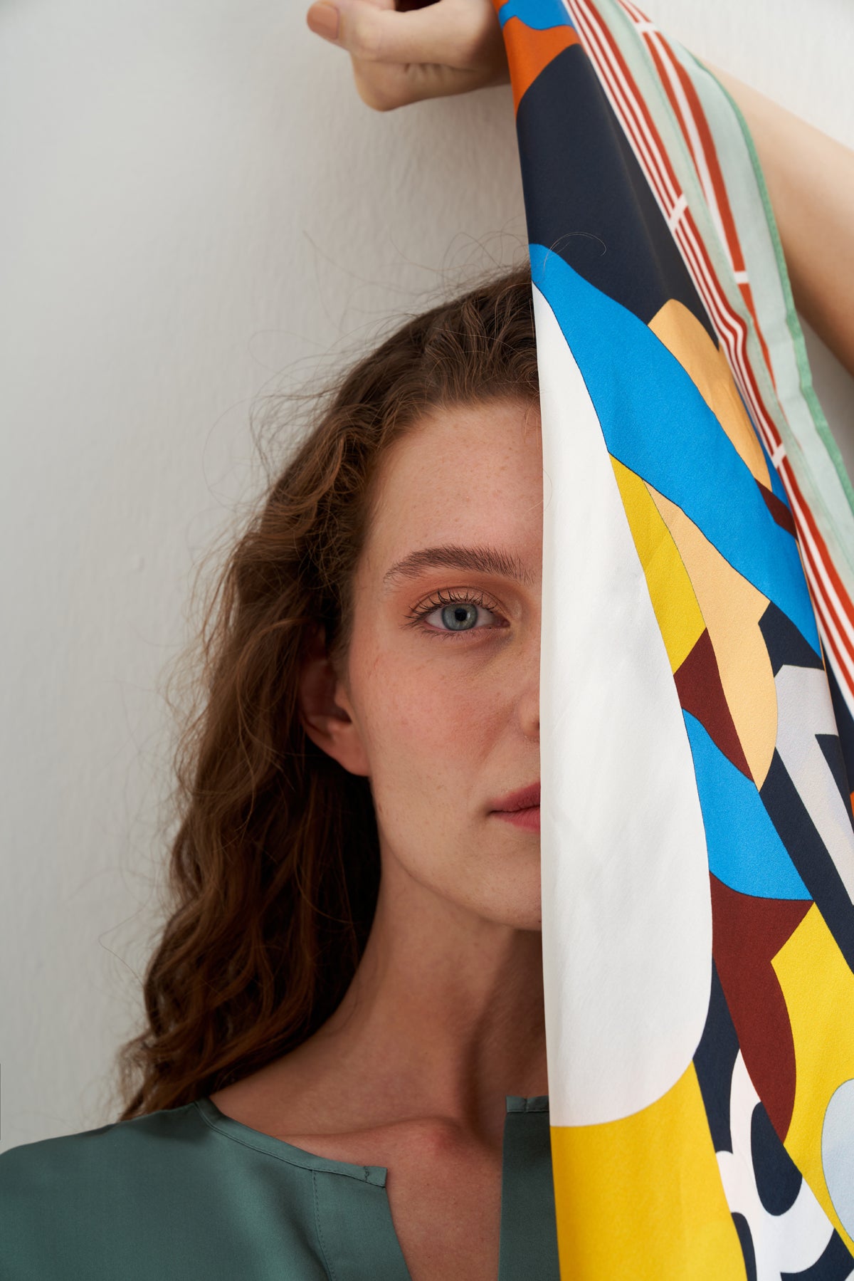 Saks Mavi Siyah Laila Saf İpek Kare Eşarp 50x50 cm