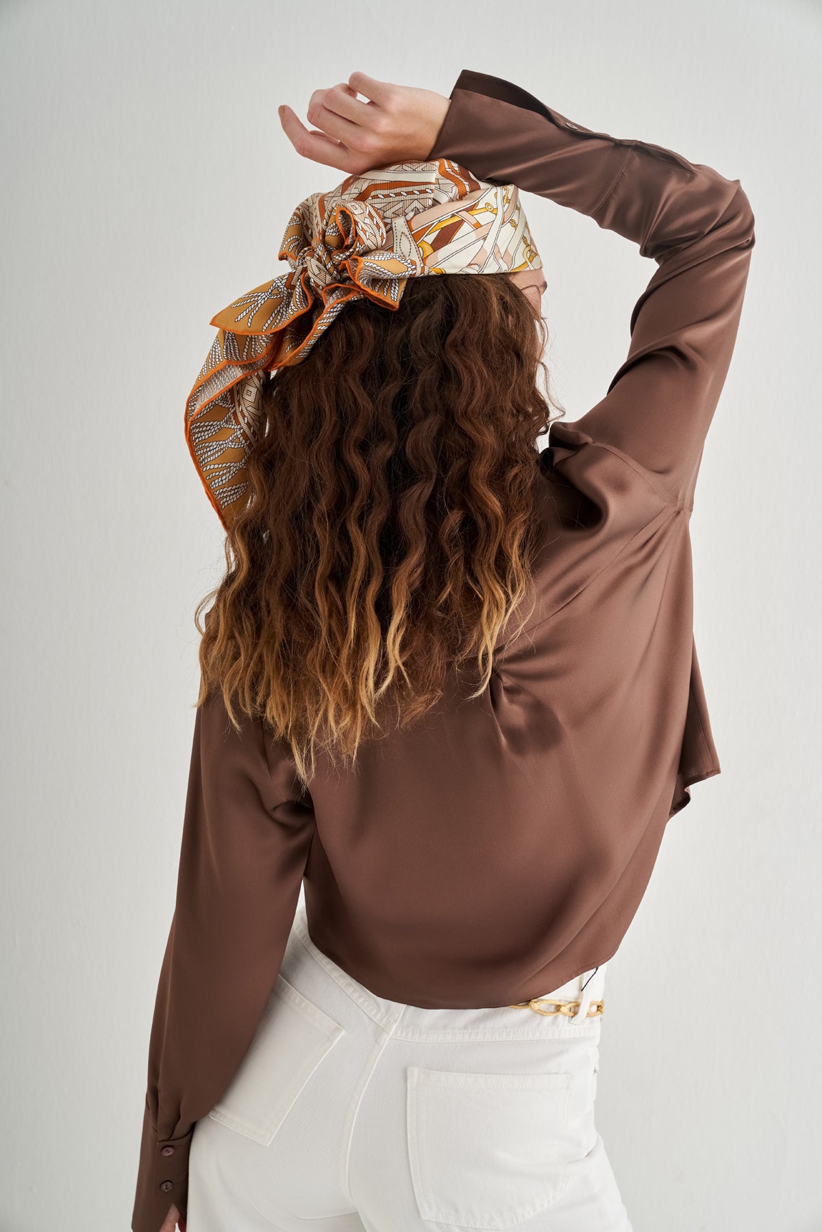 Açık Bej Lara Saf İpek Baskılı Eşarp 90x90 cm