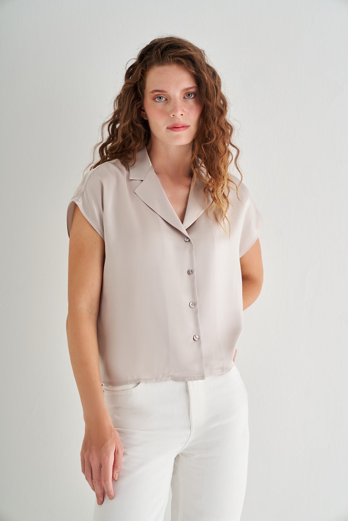 Açık Gri Astrid Saf İpek Kolsuz Gömlek