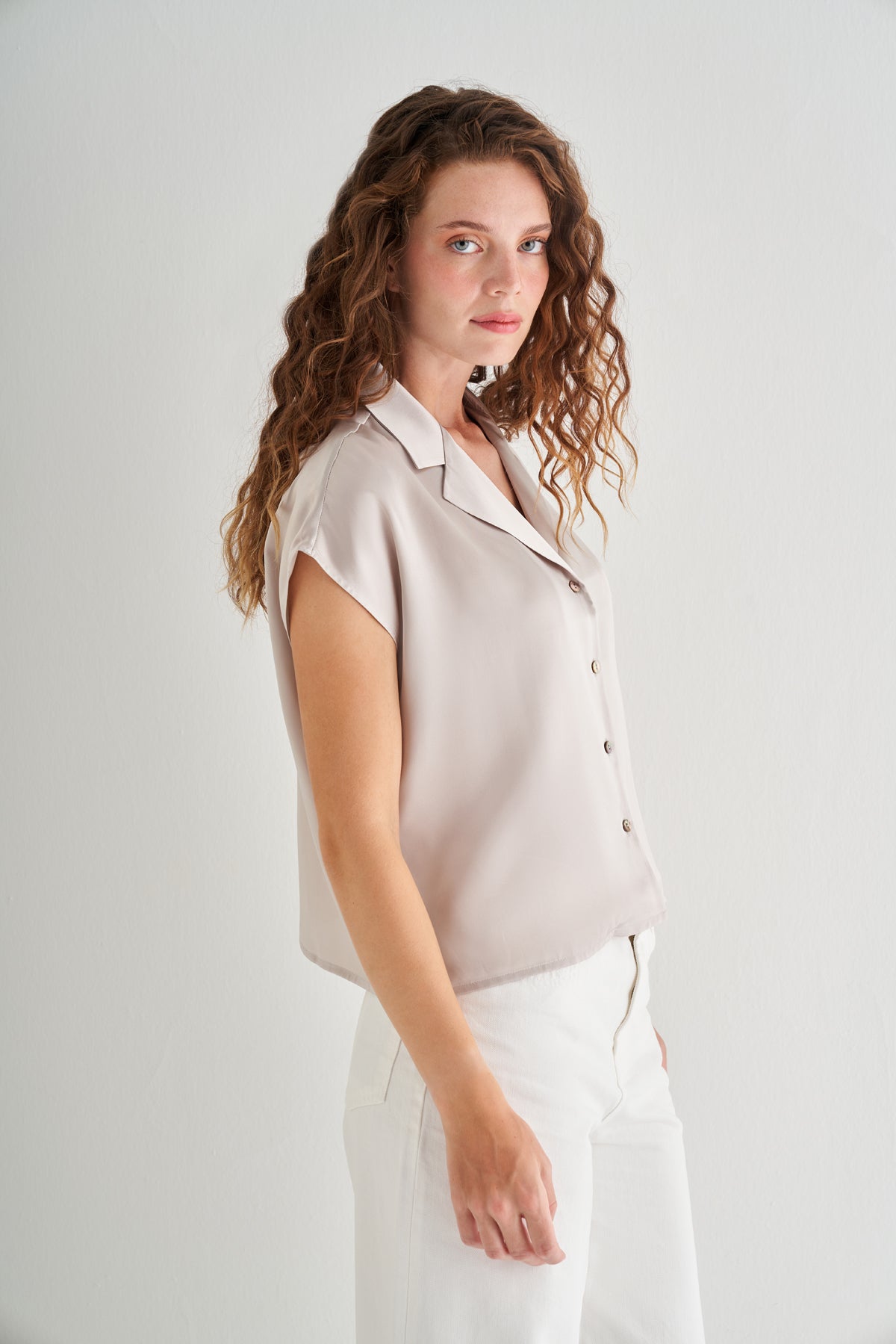 Açık Gri Astrid Saf İpek Kolsuz Gömlek