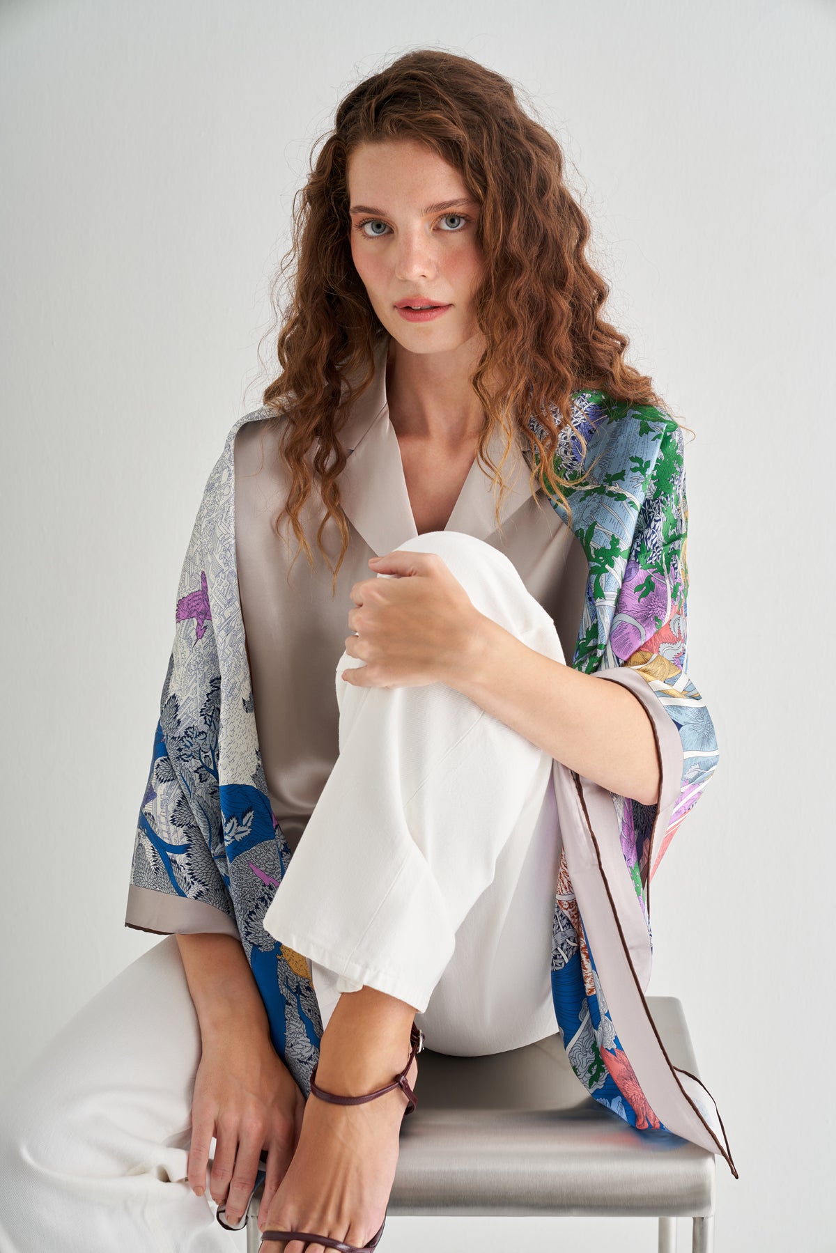 Mor Lina Saf İpek Desenli Kare Eşarp 140x140  cm