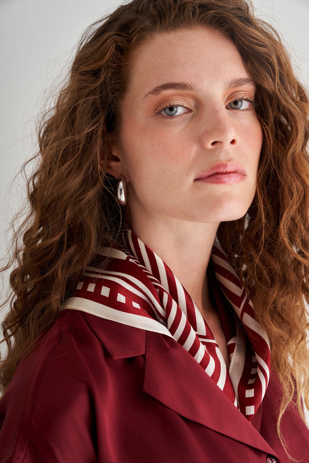 Bordo Beyaz Laila Saf İpek Kare Eşarp 50x50 cm