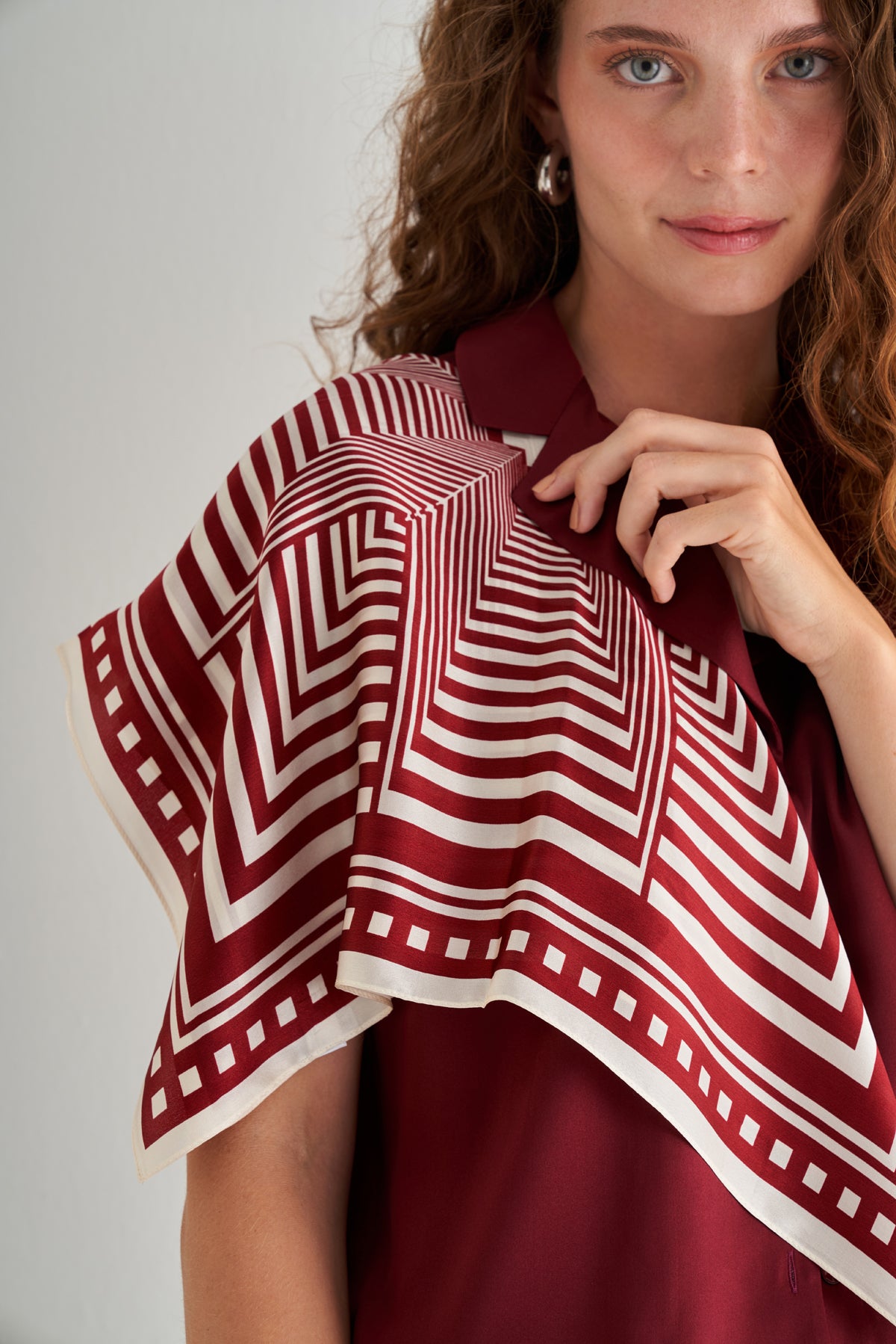 Bordo Beyaz Laila Saf İpek Kare Eşarp 50x50 cm