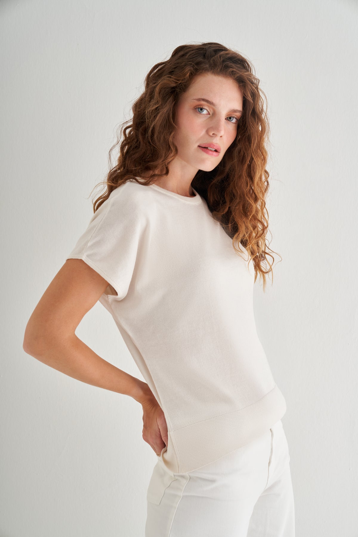 Ekru Mila Yuvarlak Yaka Kısa Kollu Triko