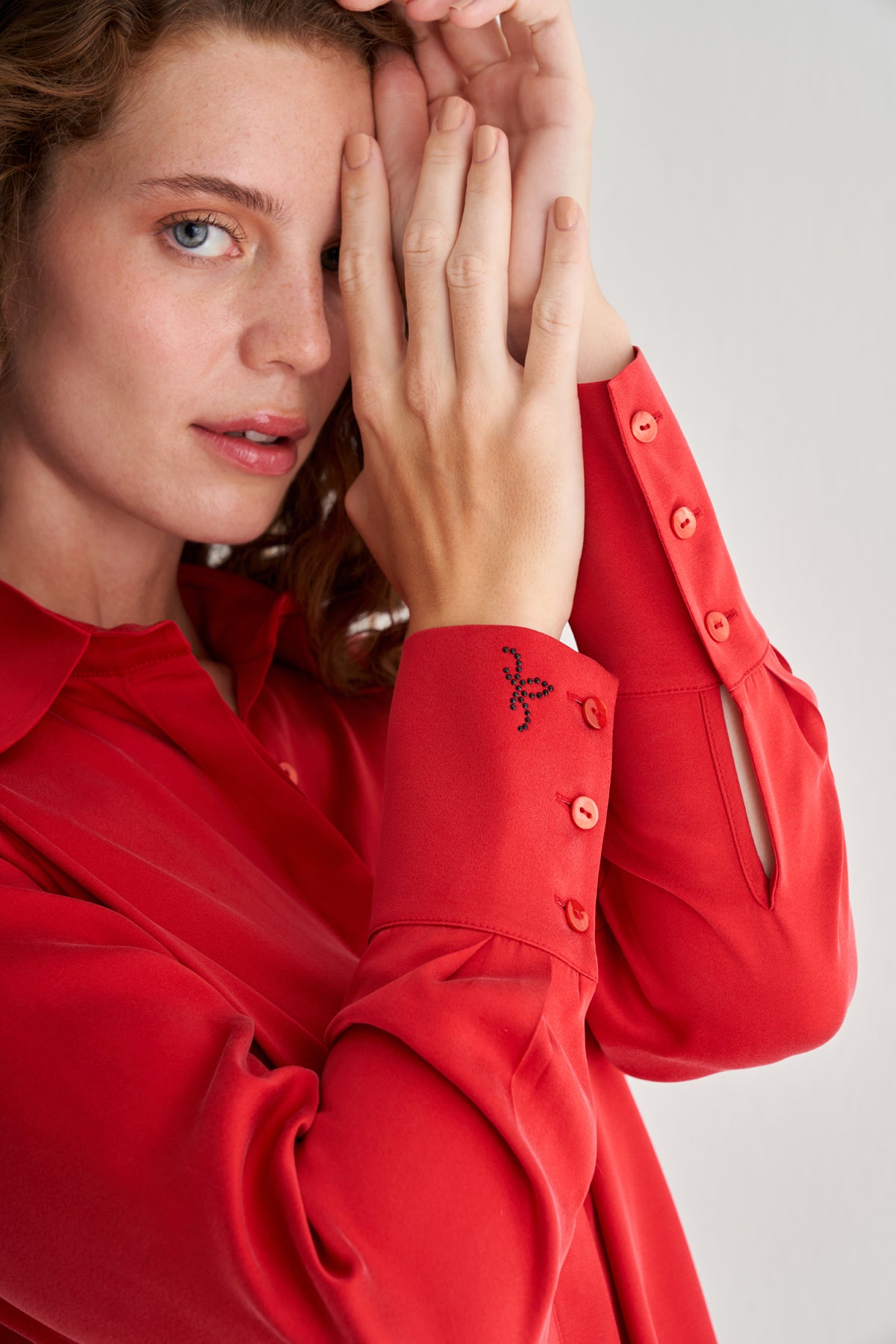 Kırmızı Saf İpek Audrey Uzun Kollu Gömlek