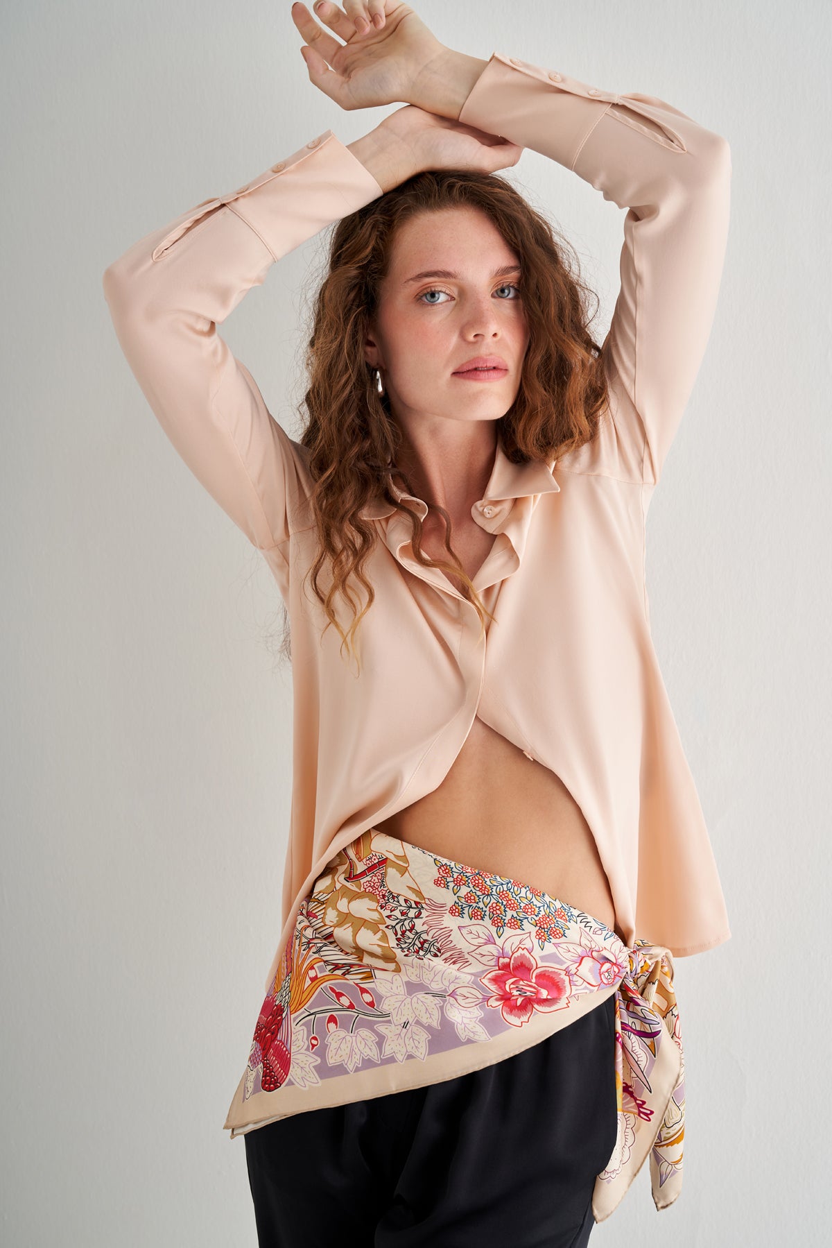 Koyu Bej Lara Saf İpek Baskılı Eşarp 90x90 cm