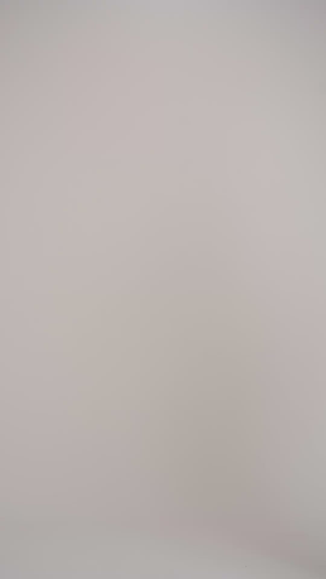 Videoyu yükle: Açık Gri İpek Pamuk Quentin Yuvarlak Yaka Uzun Kollu Erkek Triko Kazak