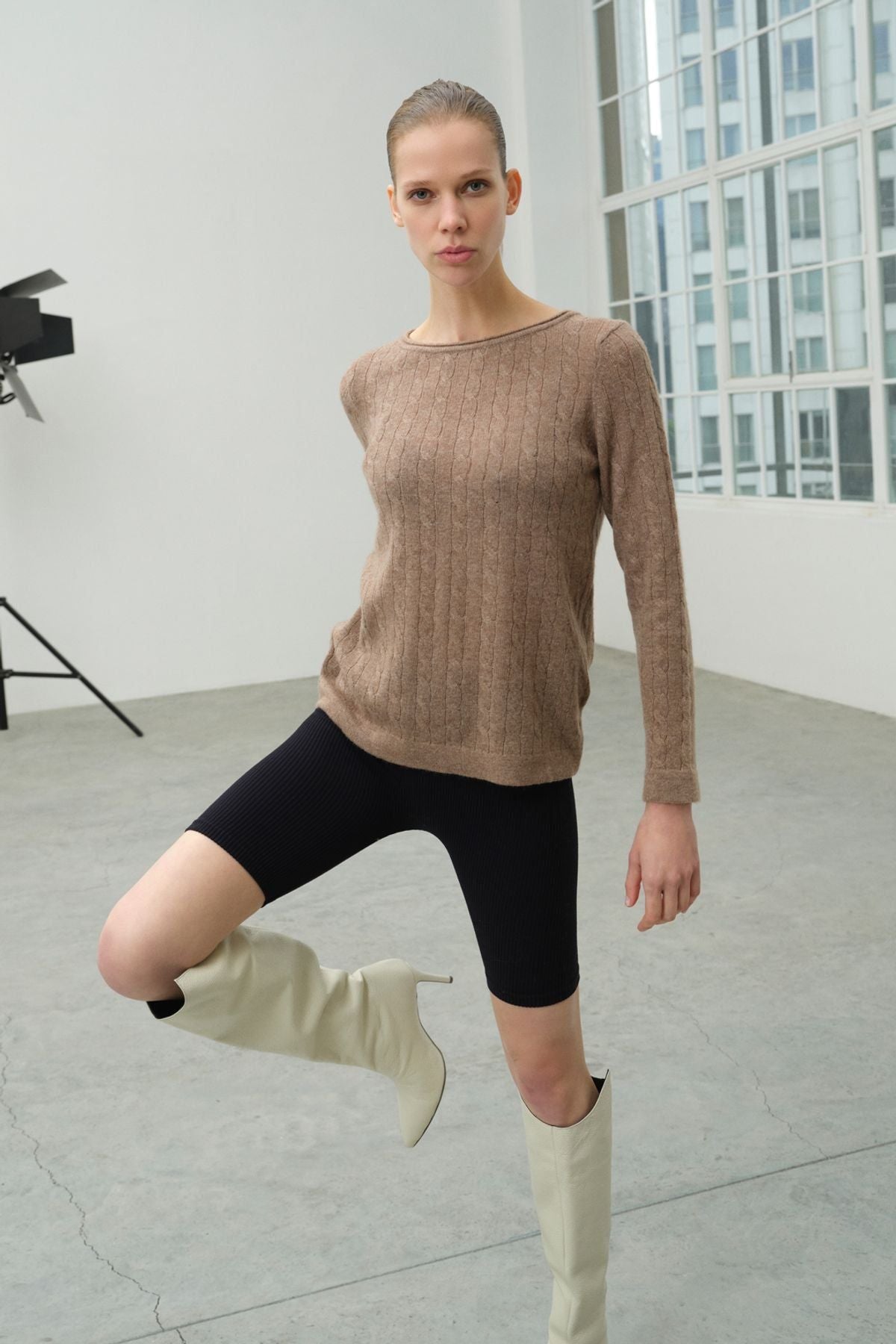 Bej Kaşmir ve Yün Amelia Kadın Kazak