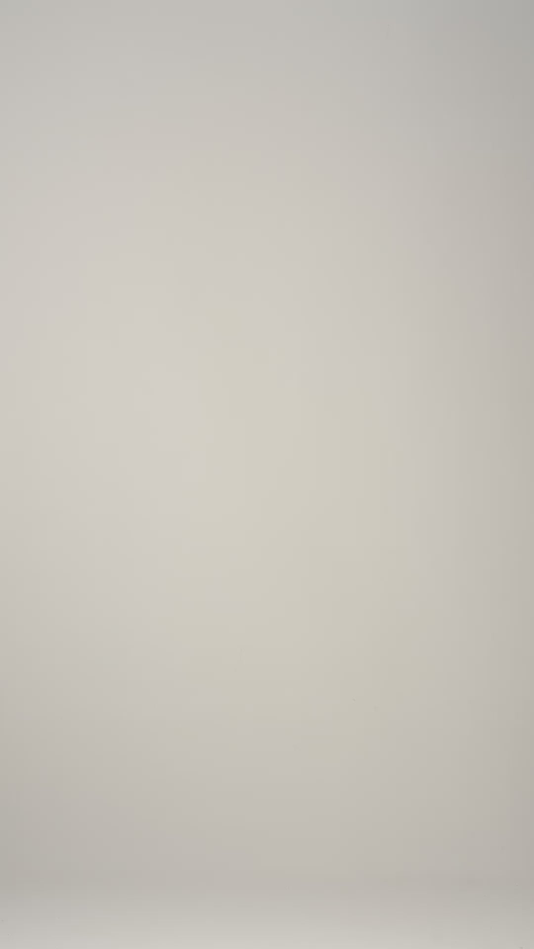 Videoyu yükle: Açık Gri Kaşmirli Melinda Yuvarlak Yaka Kısa Kollu Triko