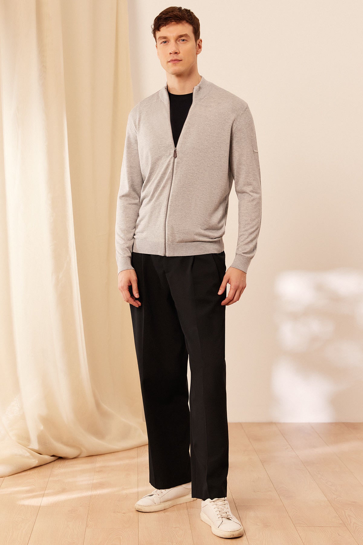 Açık Gri İpek ve Kaşmir Yarım Balıkçı Yaka Uzun Kollu Utku Erkek Hırka