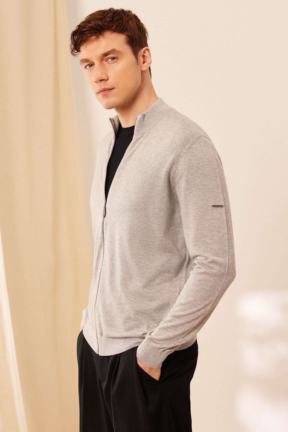 Açık Gri İpek ve Kaşmir Yarım Balıkçı Yaka Uzun Kollu Utku Erkek Hırka