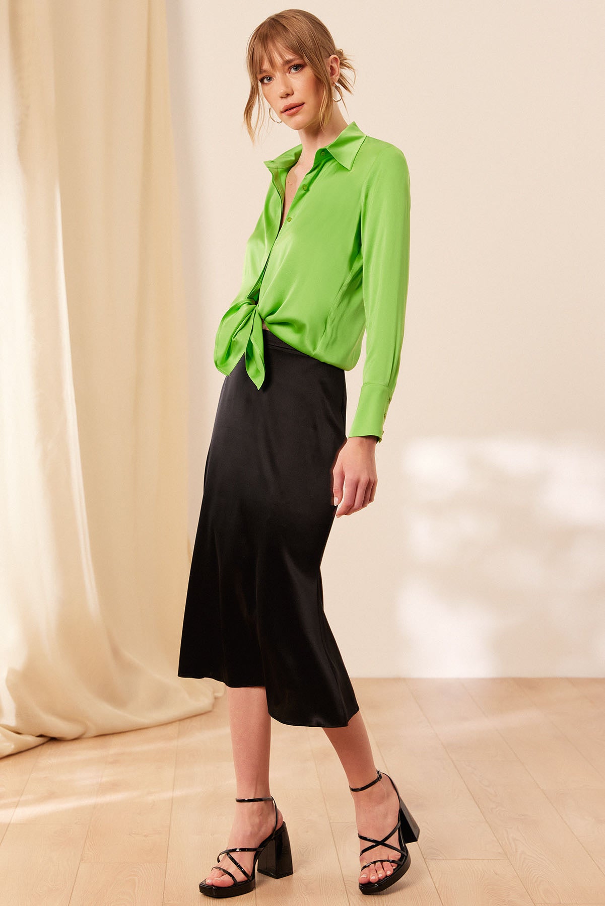 Siyah Saf İpek Audrey Etek