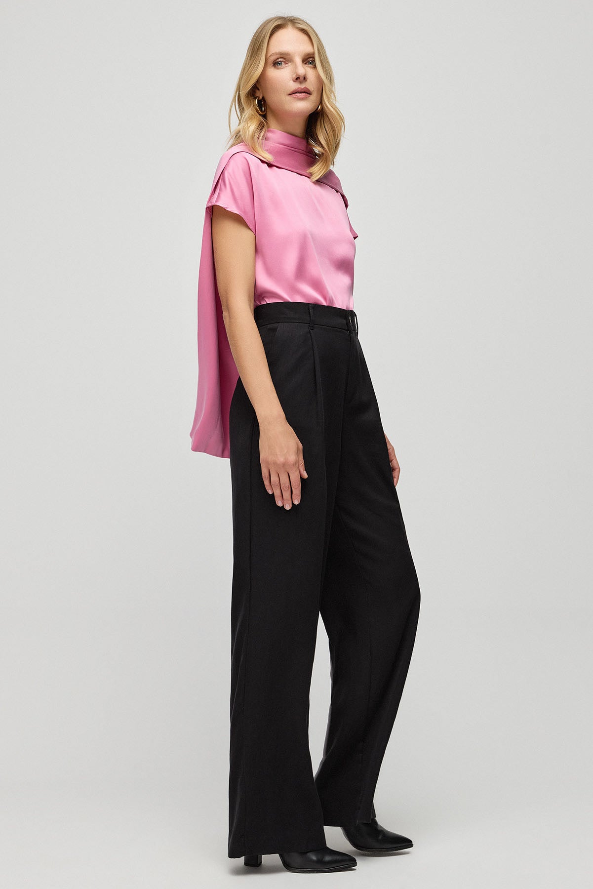 Gül Kurusu Saf İpek Cecilia Fular yaka Kısa Kollu Bluz