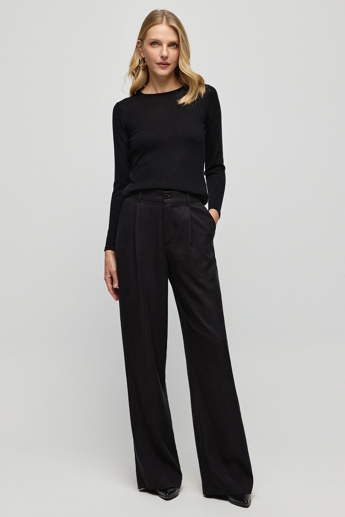 Siyah İpek Kaşmir Aleyna Yuvarlak Yaka Uzun Kollu Kadın Triko