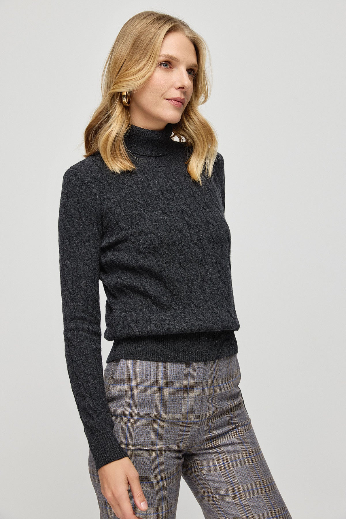 Antrasit Avusturalya Yünü ve Kaşmir Amelia Saç Örgülü Balıkçı Yaka Kadın Kazak