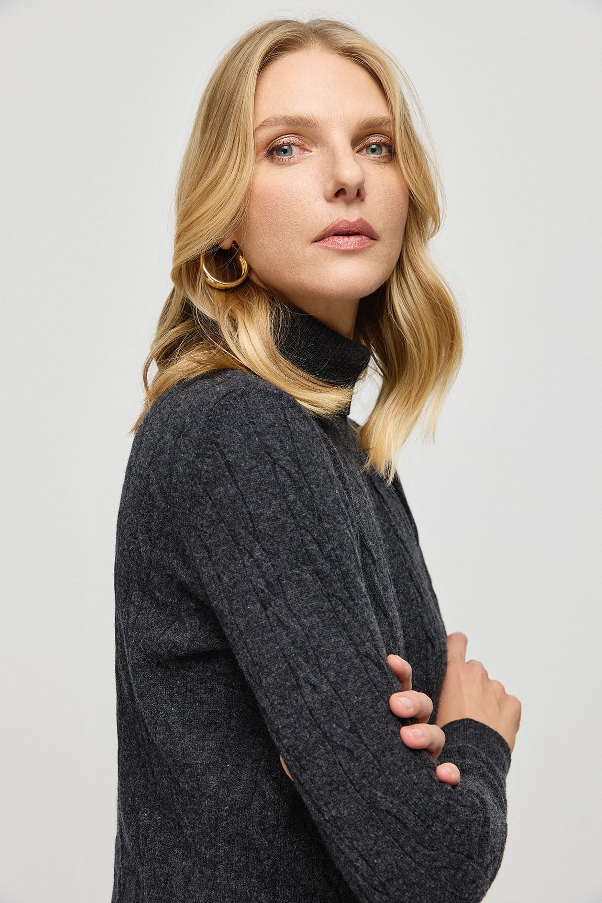 Antrasit Avusturalya Yünü ve Kaşmir Amelia Saç Örgülü Balıkçı Yaka Kadın Kazak