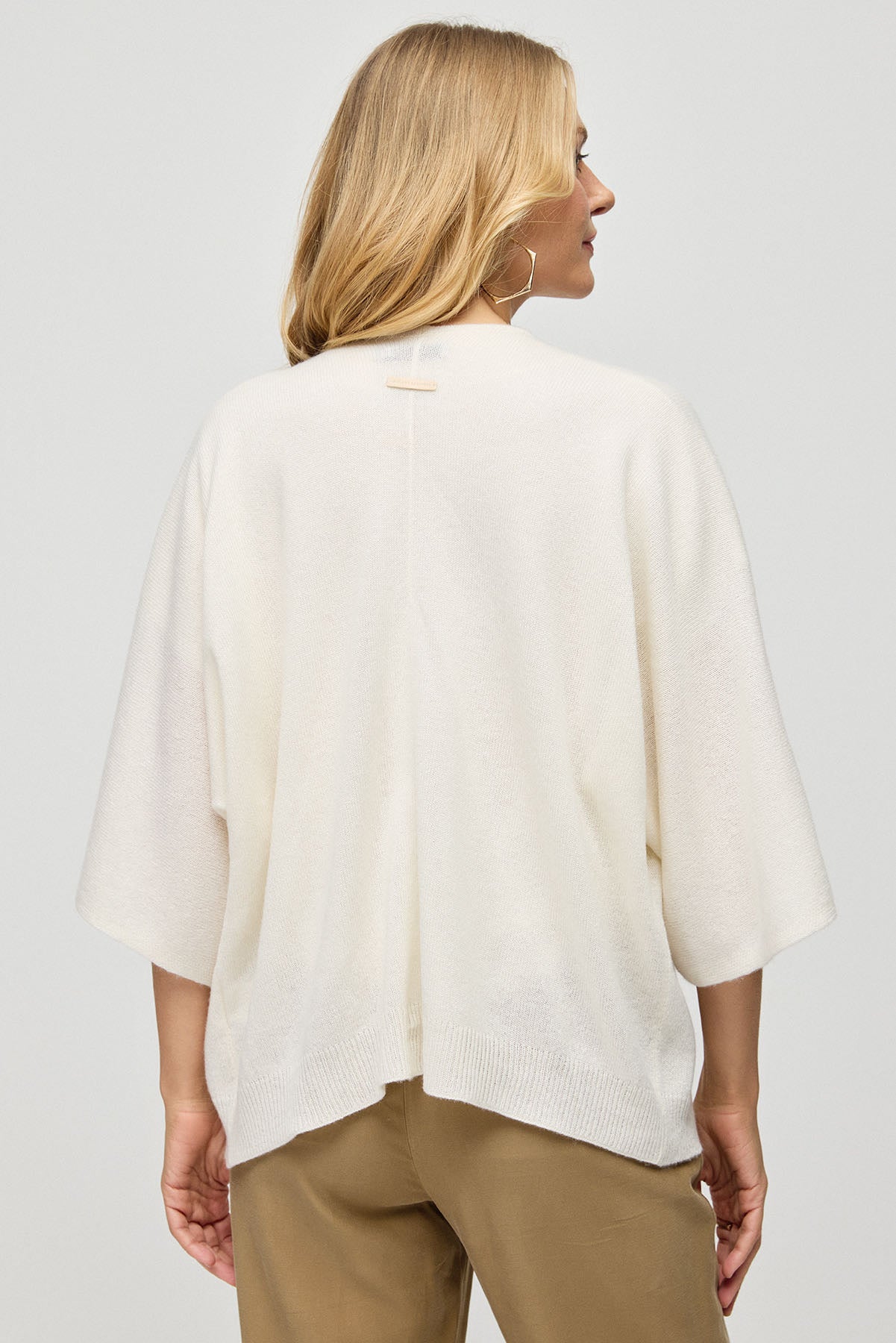 Beyaz Saf Kaşmir Kostir Rahat Kesim Kadın Hırka